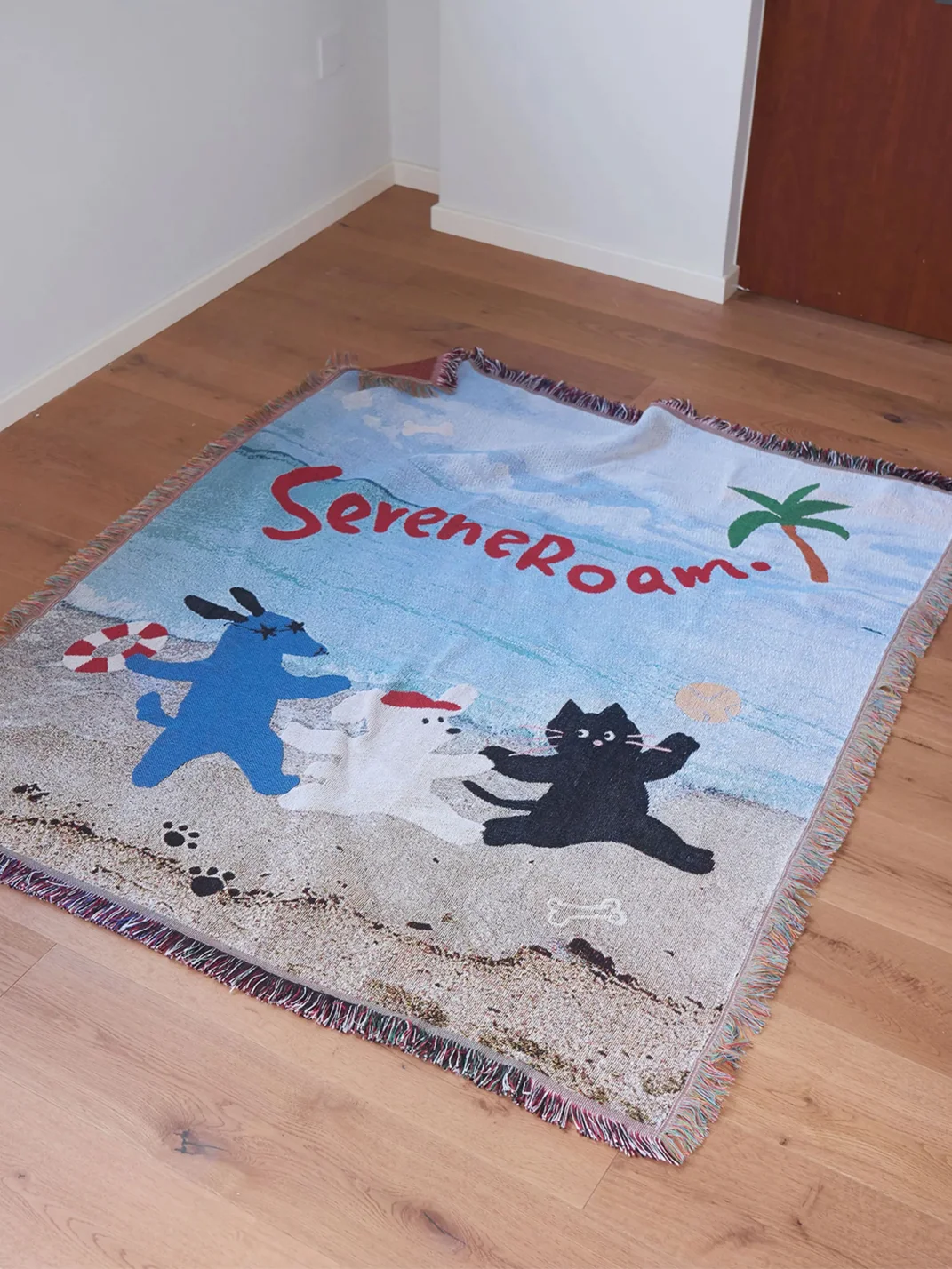 SOREMO | Dog Beach Scene Woven Tassel Throw Blanket