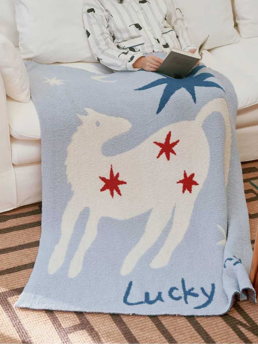 SOREMO | Lucky Pony Plush Throw Blanket - 2