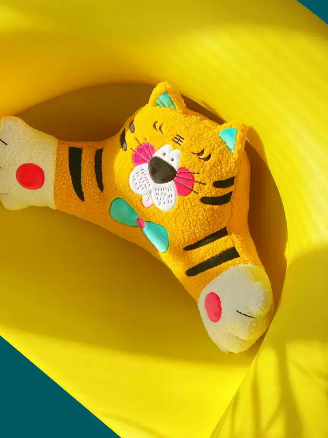 Uodycoco | Cute Tiger Plush Lumbar Support Pillow