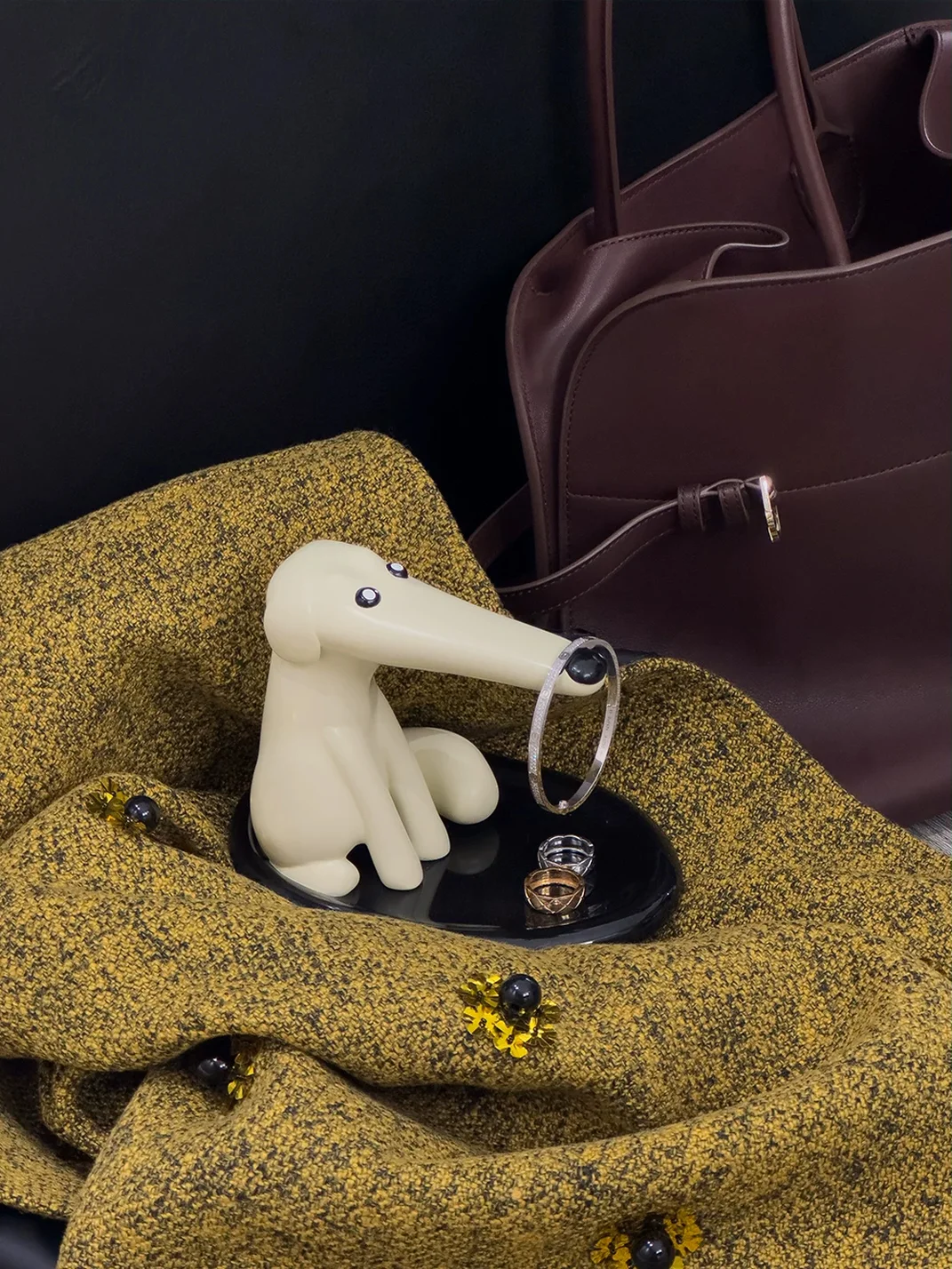 URFF DECO | Long-Nose Dog Magnetic Key Holder Tray