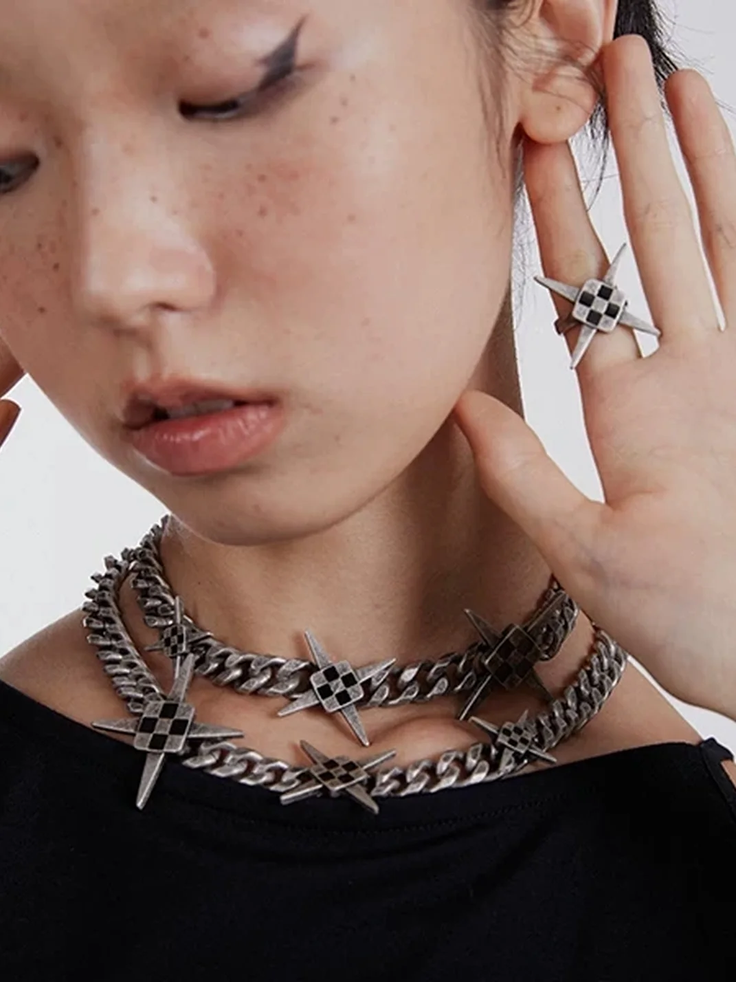 SchwarzGold | Distressed Geometric Cross Cuban Chain Necklace