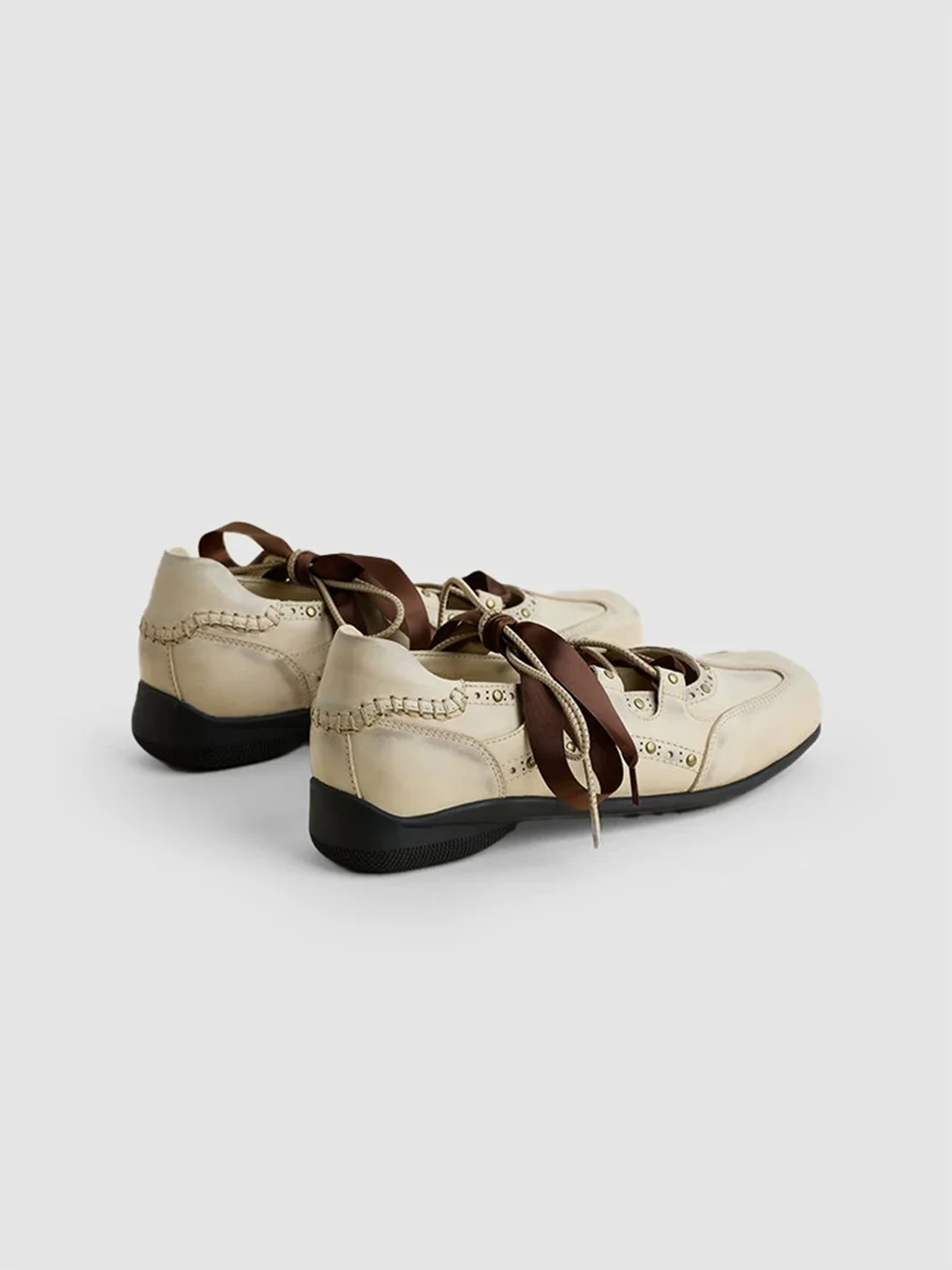 In lucky | Two-Tone Ribbon Lace Square Toe Ballet Flats