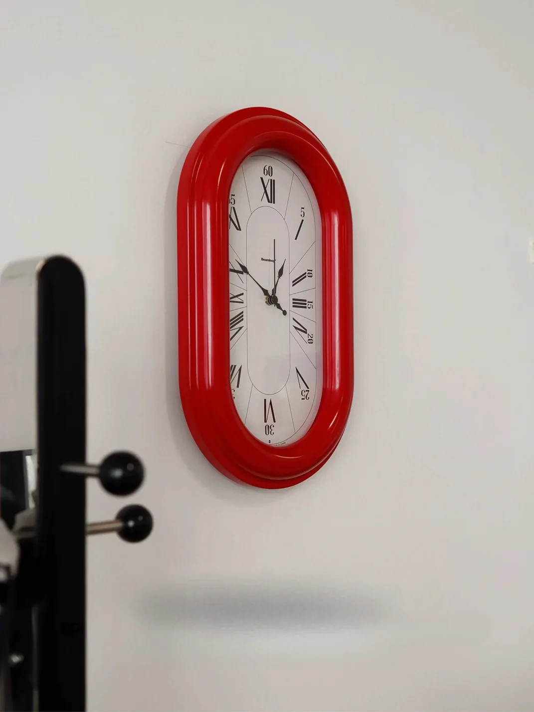 Botro | Oval Roman Numeral Silent Wall Clock