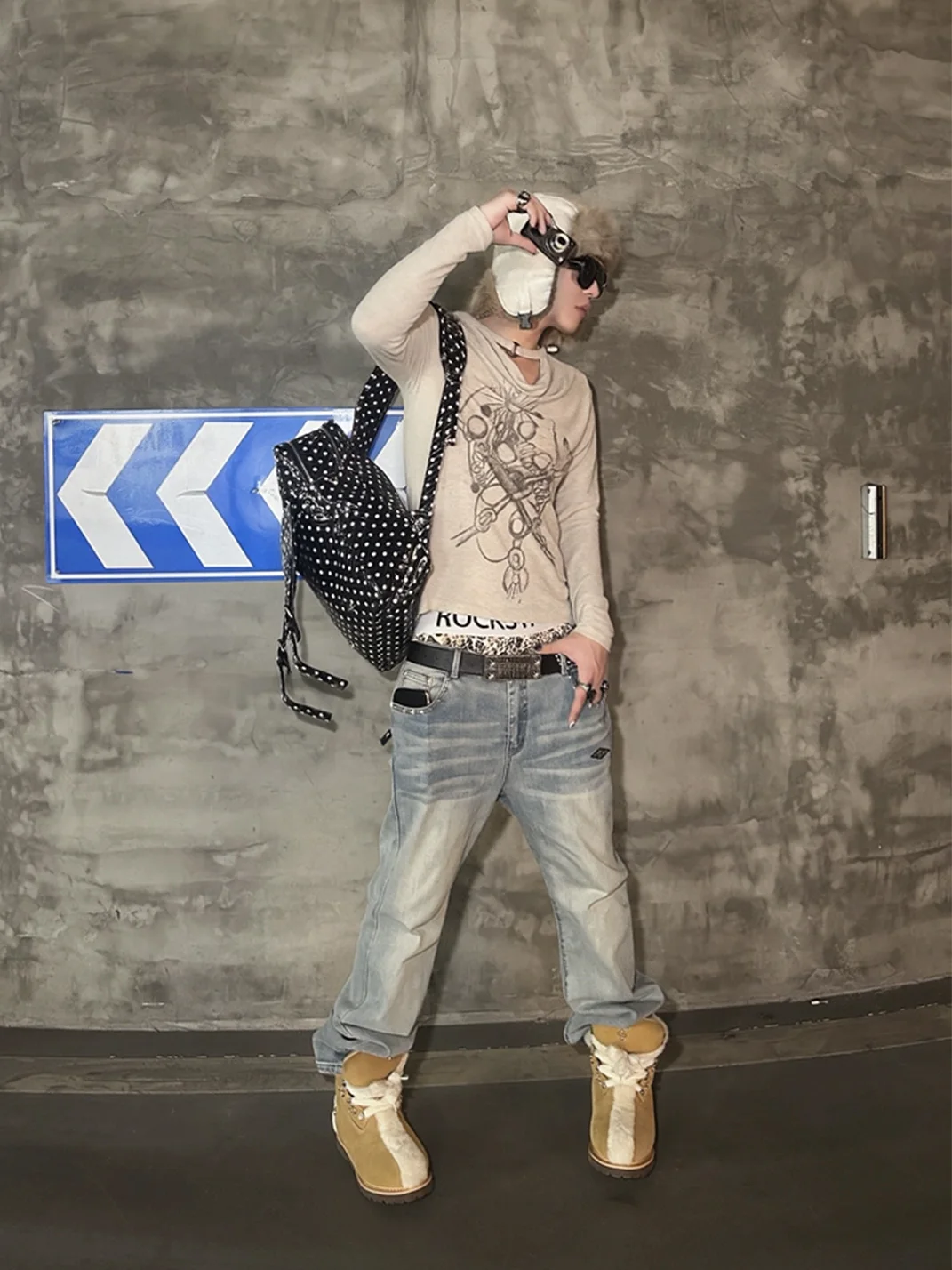 KARMANISTIC | Vintage Washed Studded Slim Straight Jeans