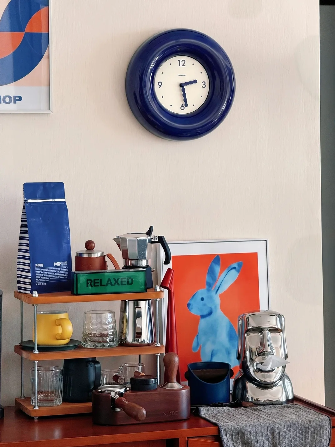 Botro | Bauhaus Retro Silent Quartz Wall Clock