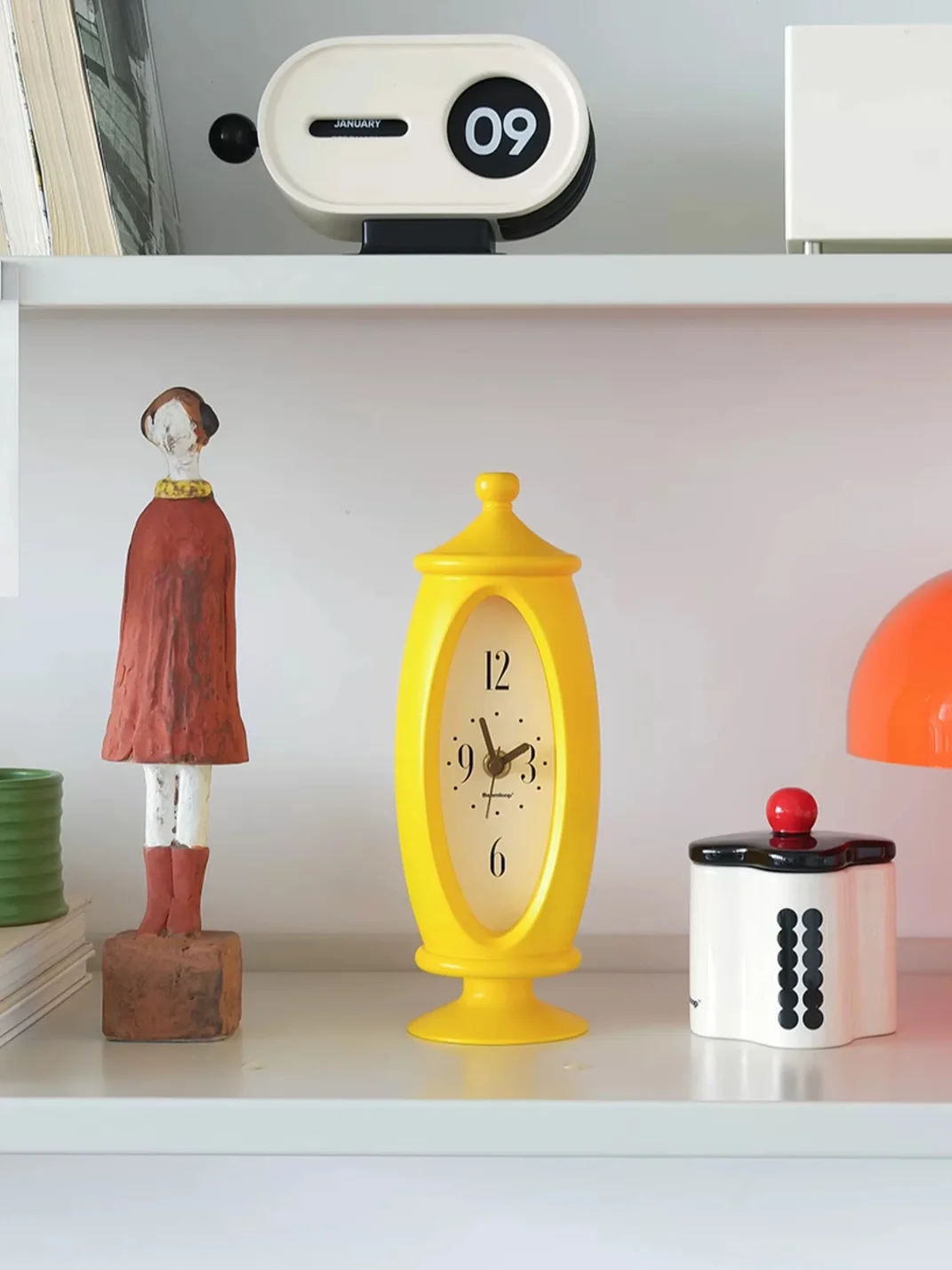 Botro | Retro Silent Desktop Clock Ornament