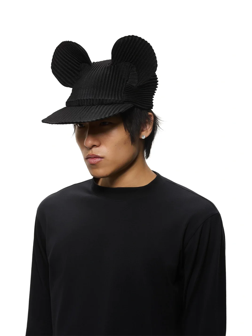 6CRAYON | Black Pleated Mouse Ear Baseball Cap