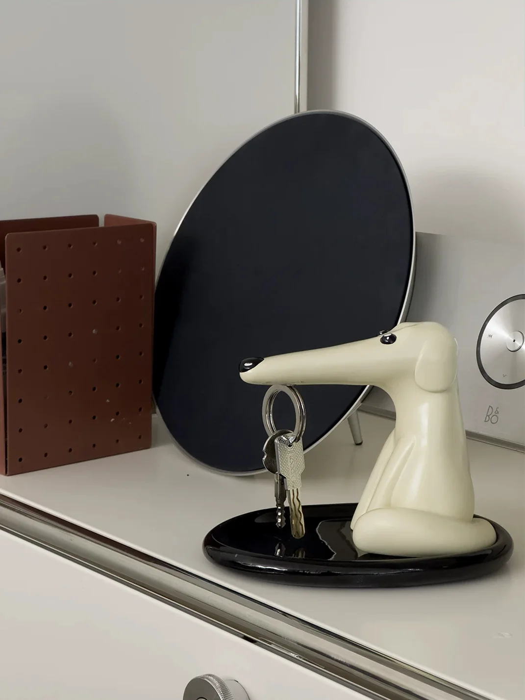 URFF DECO | Long-Nose Dog Magnetic Key Holder Tray