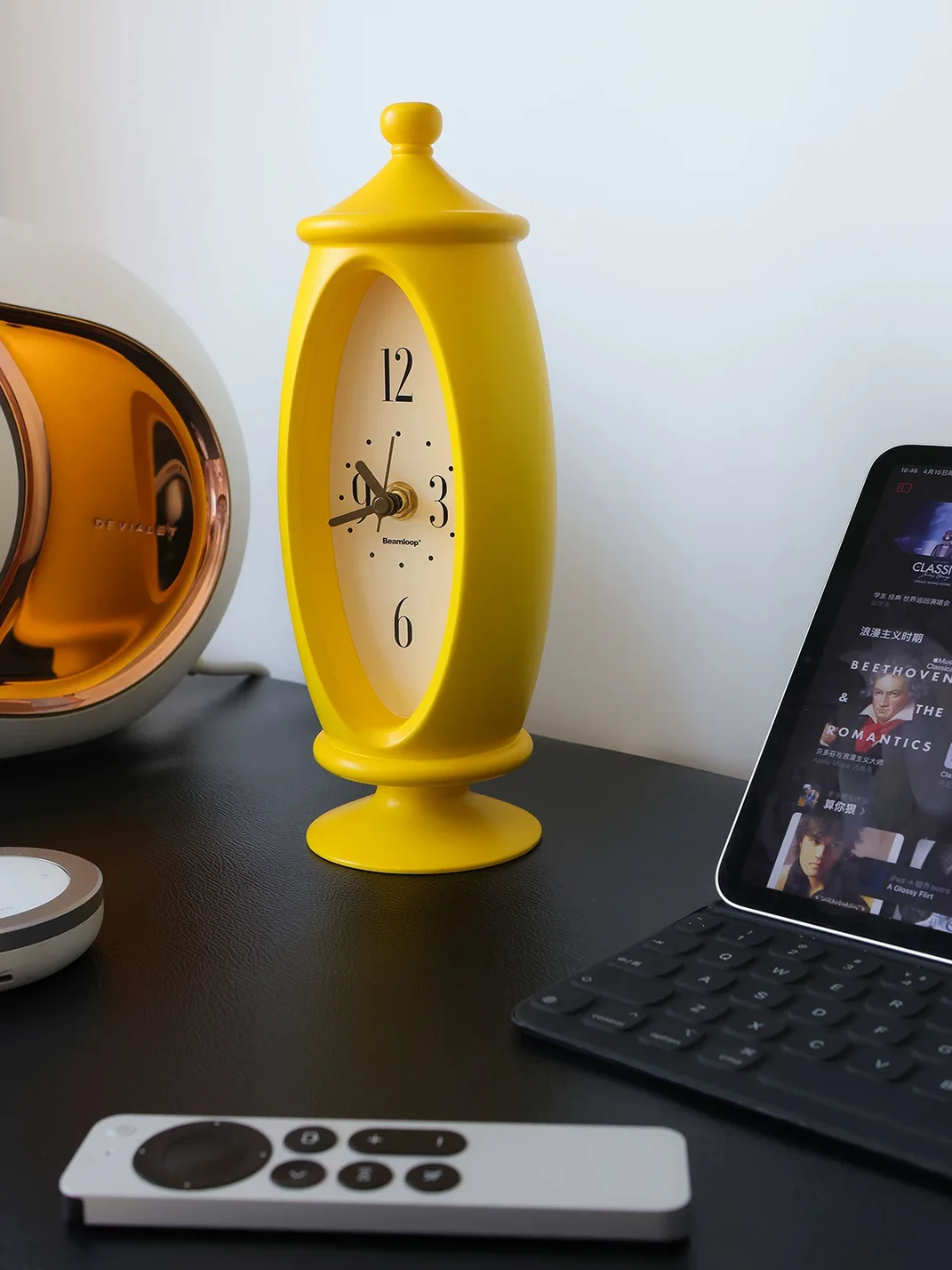 Botro | Retro Silent Desktop Clock Ornament