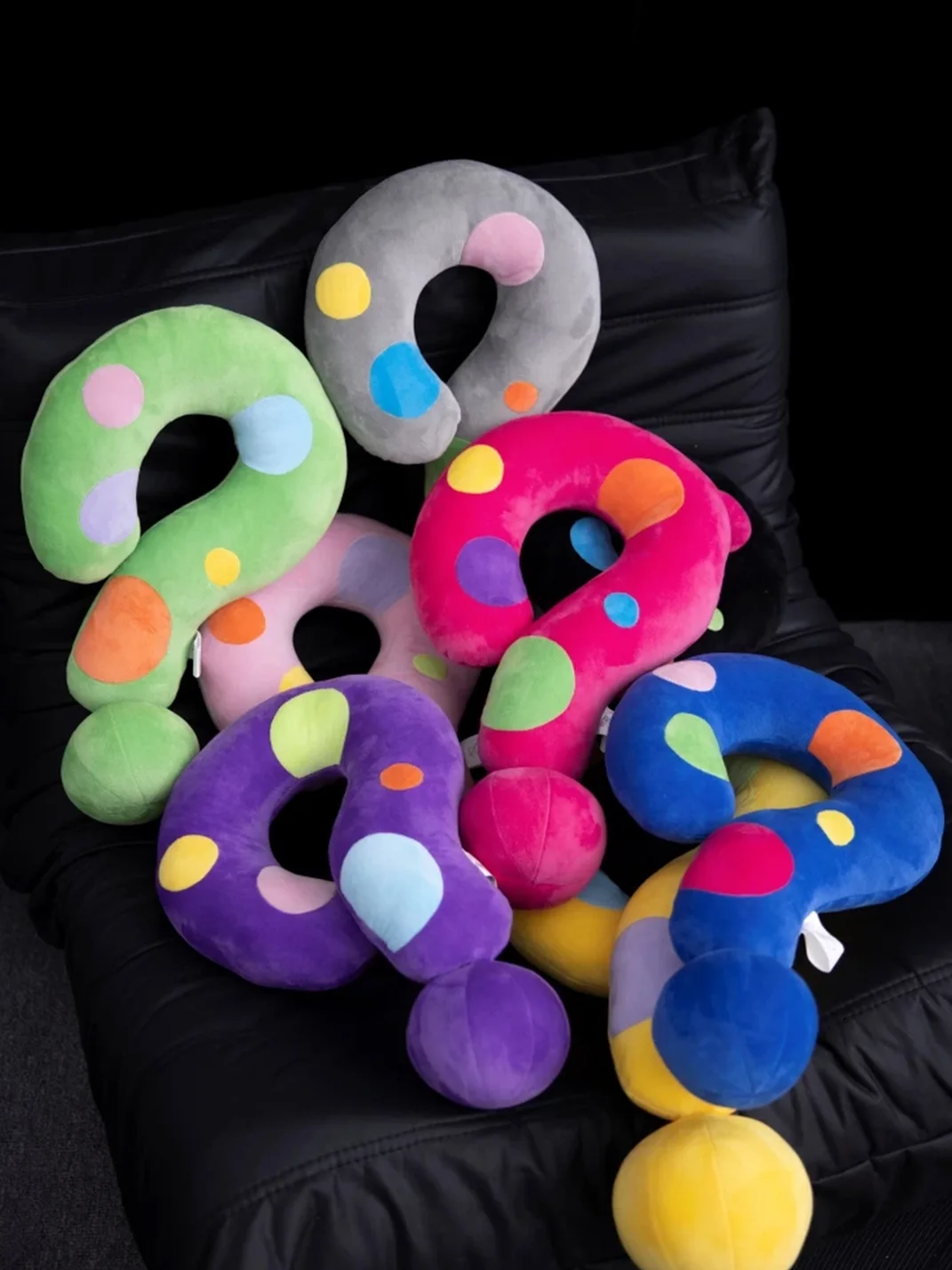 3melifestyle | Question Mark Plush Neck Pillow