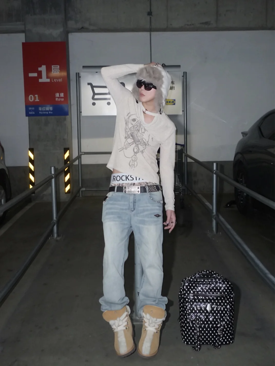 KARMANISTIC | Vintage Washed Studded Slim Straight Jeans