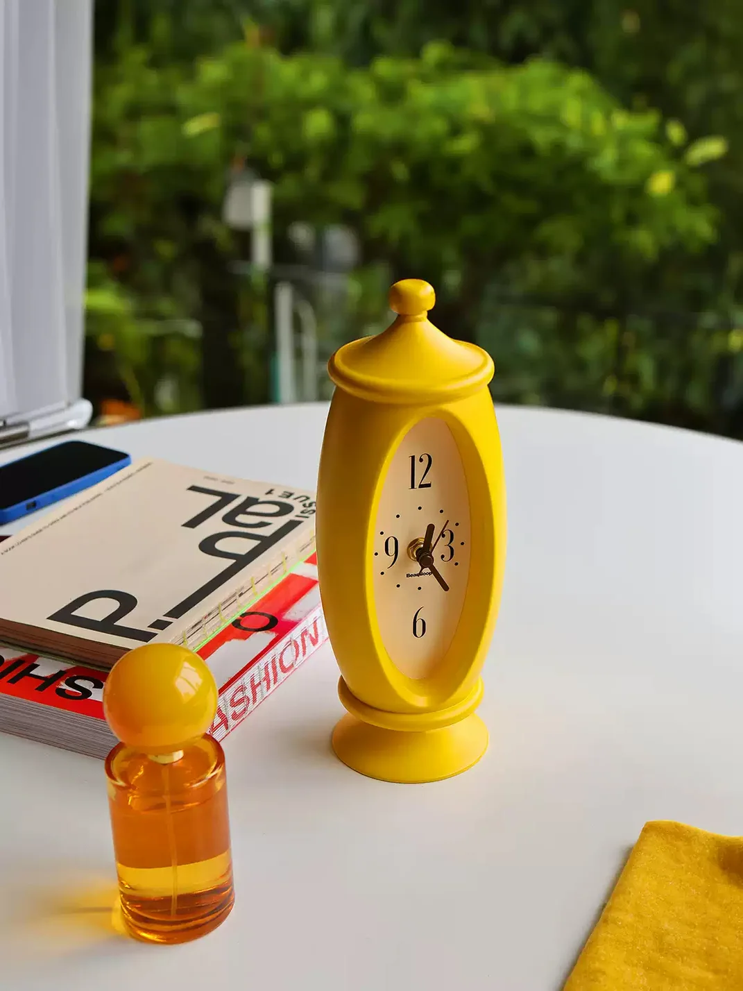 Botro | Retro Silent Desktop Clock Ornament