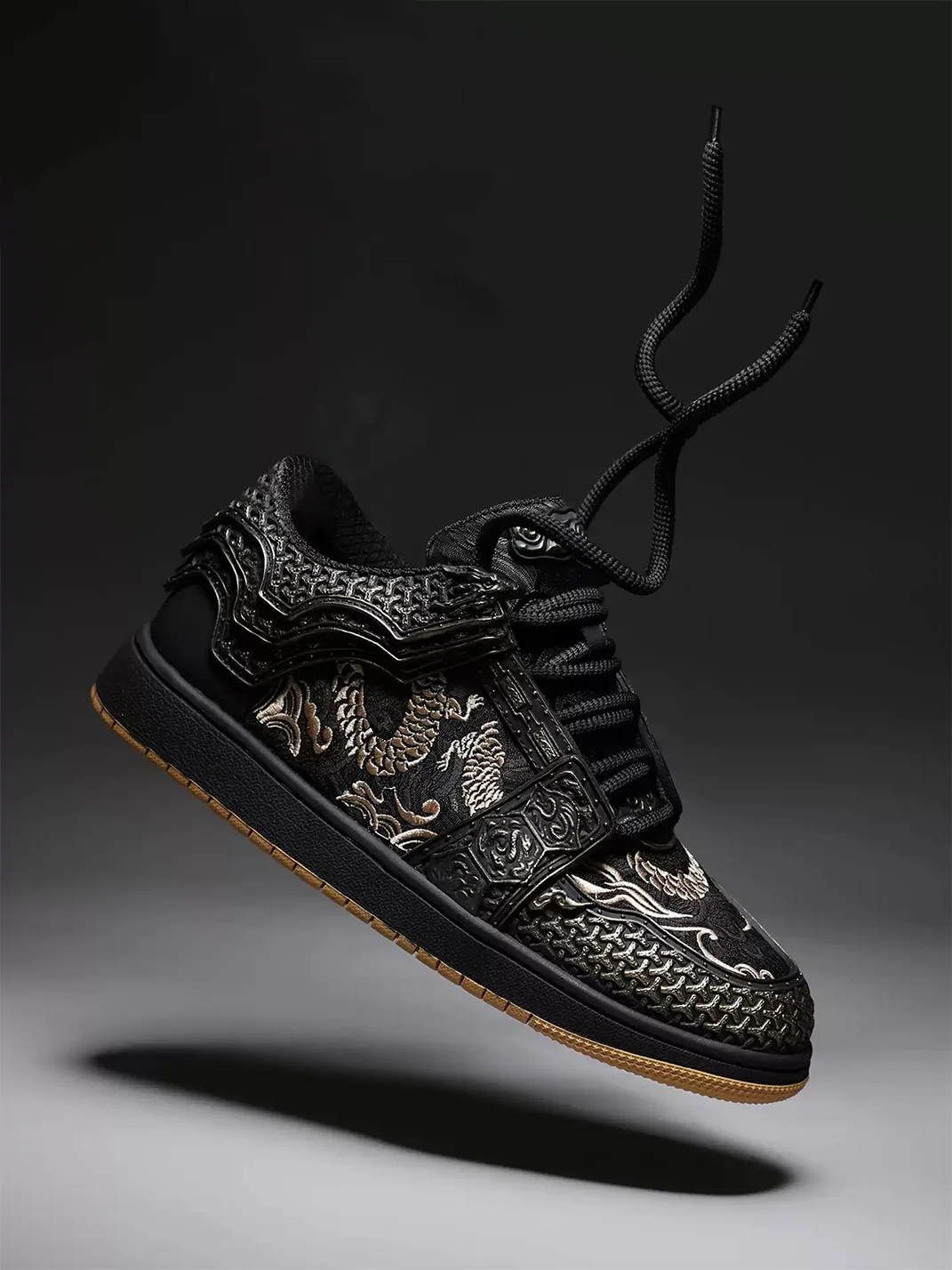 SGSX | Black Low-Top Dragon Embroidered Sneakers