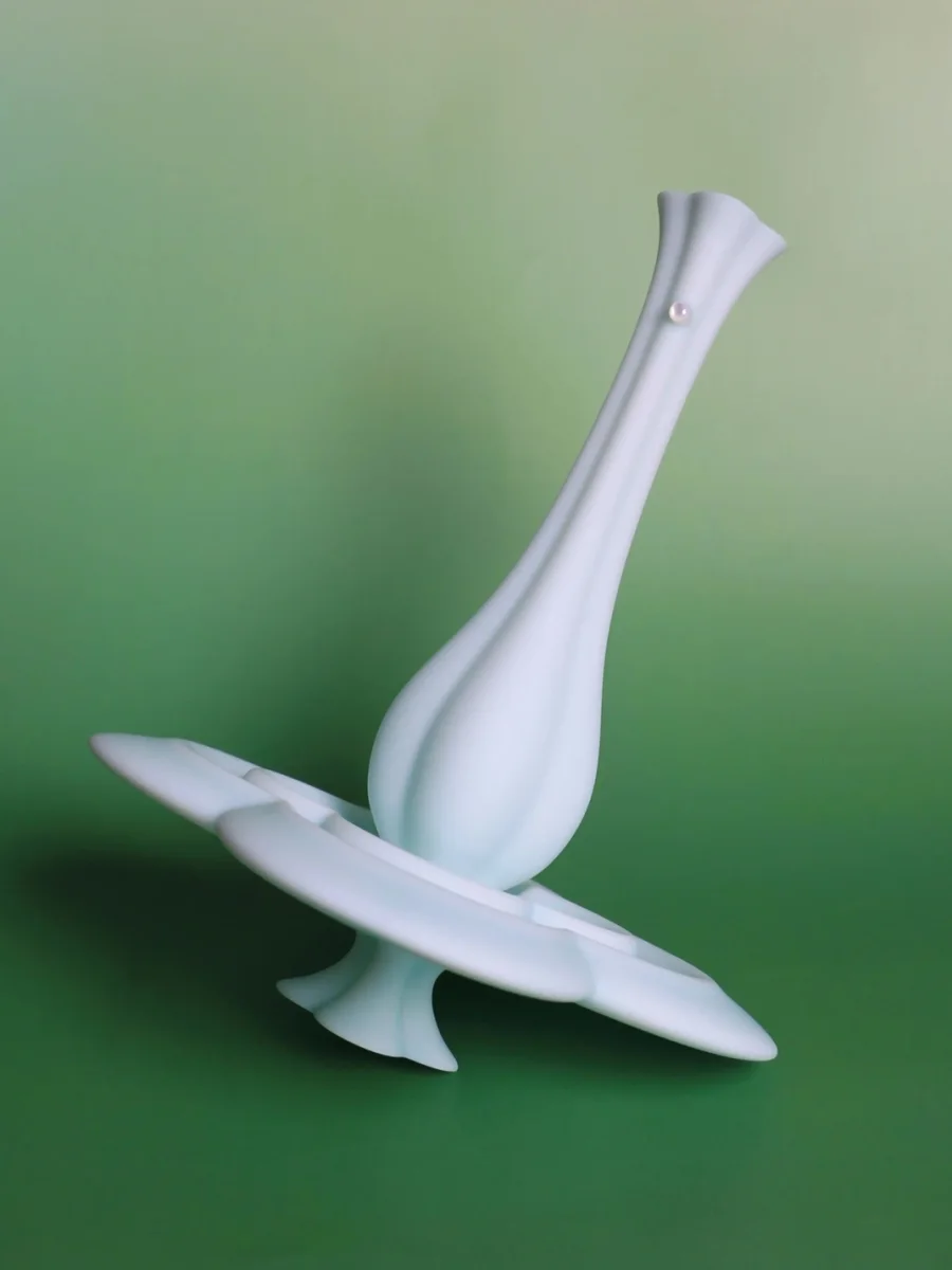 Piloud | Modern Chinese Resin Decorative Vase - 4