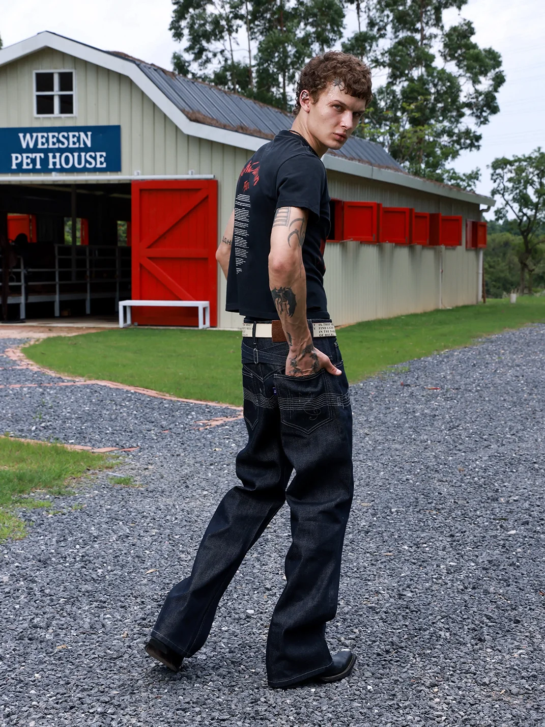 VOWPROGRESS | Embroidered Note Flare Jeans