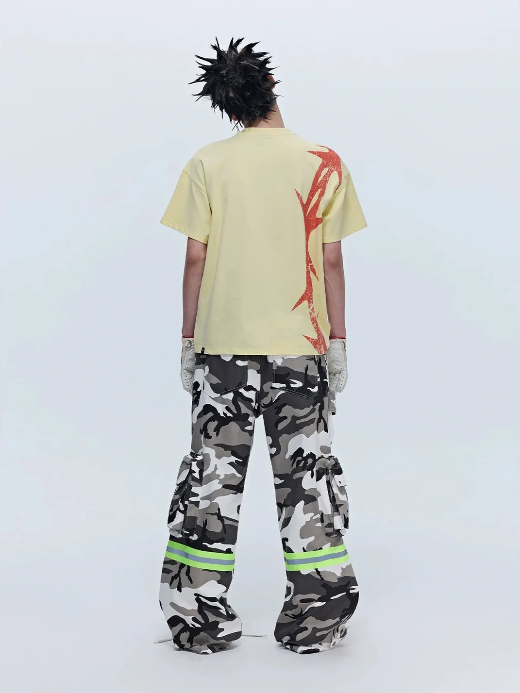 SAXGENWON | Thorn Print Boxy Cropped T-Shirt