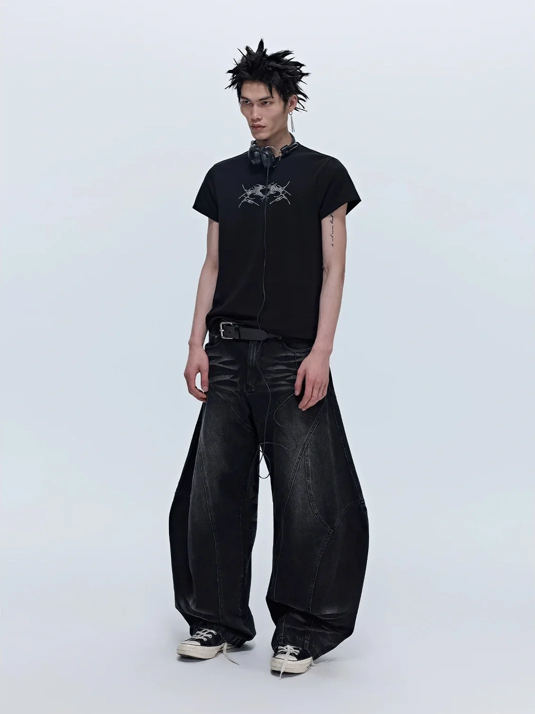 SAXGENWON | Rhinestone Wing Slim Fit Cropped T-Shirt