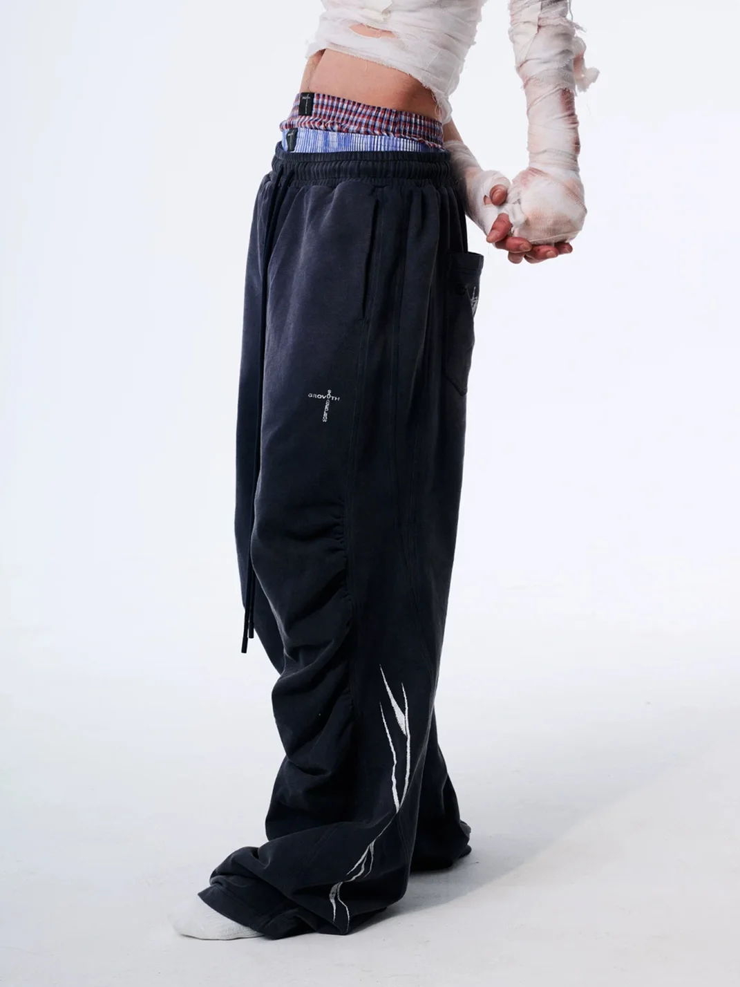 SAXGENWON | Washed Distressed Graphic Sweatshirt And Sweatpants Set