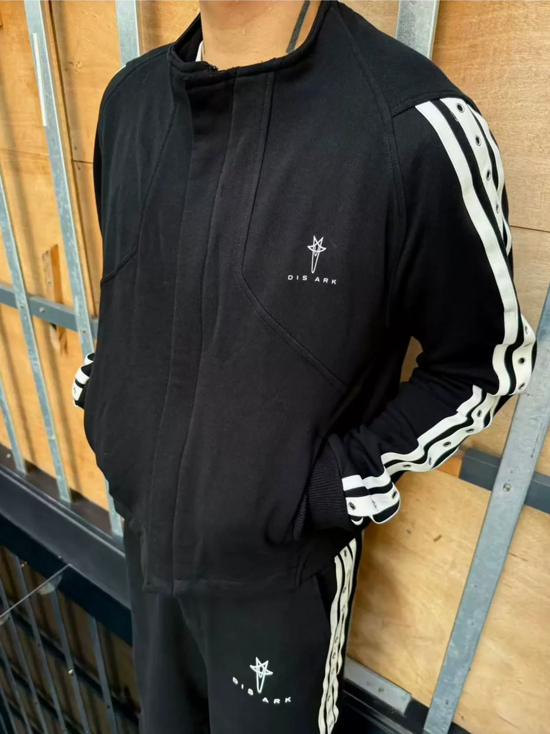 Disark | Contrast Stripe Eyelet Sportswear Set
