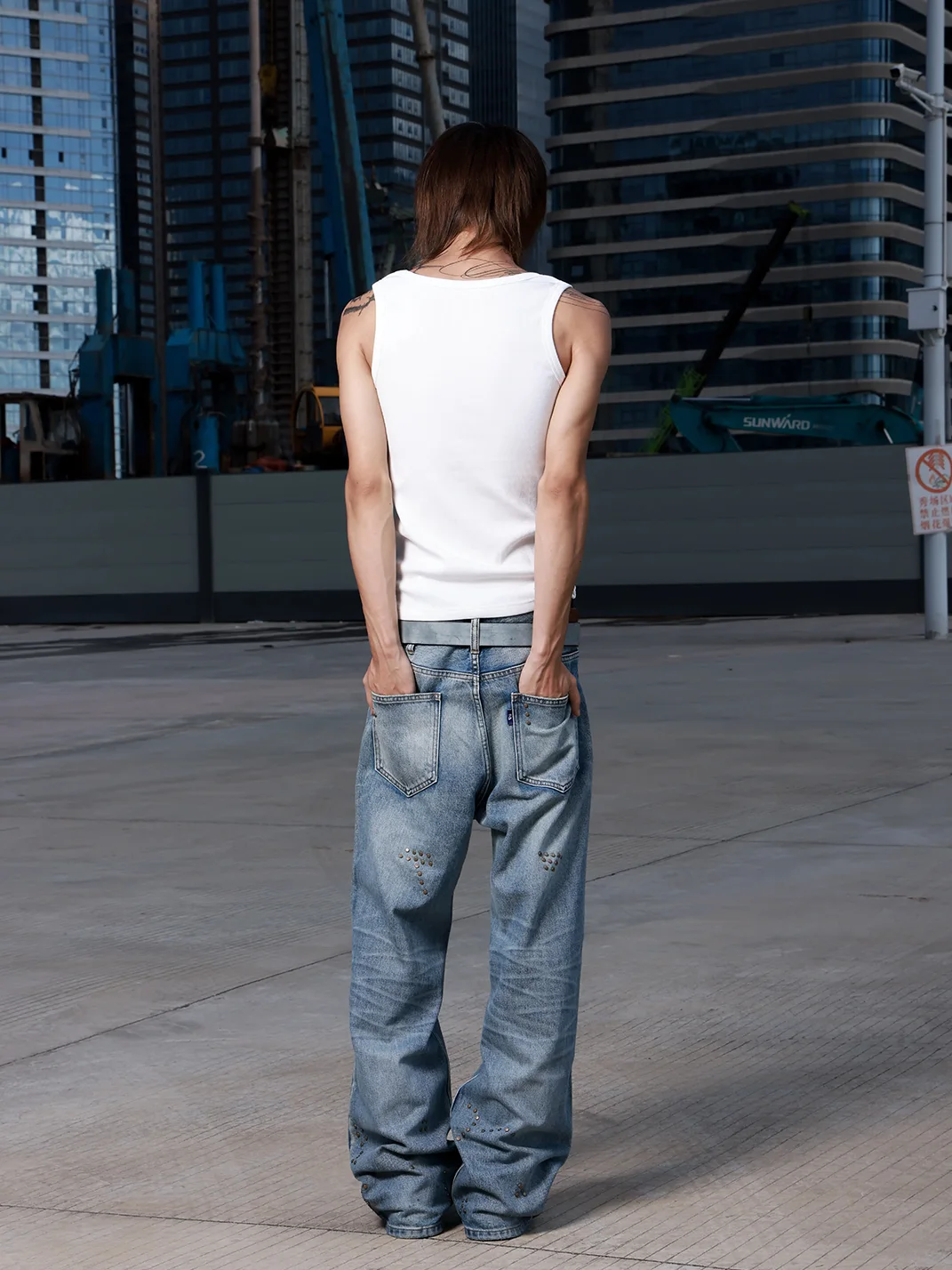 VOWPROGRESS | Leopard Studded Distressed Straight Leg Jeans