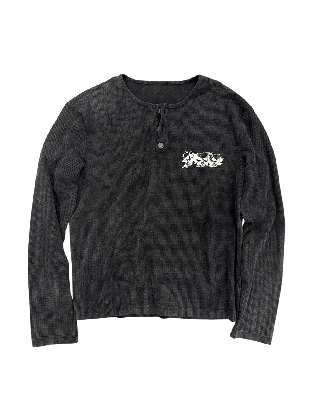 SAXGENWON | Washed Distressed Skull Print Waffle Henley Shirt