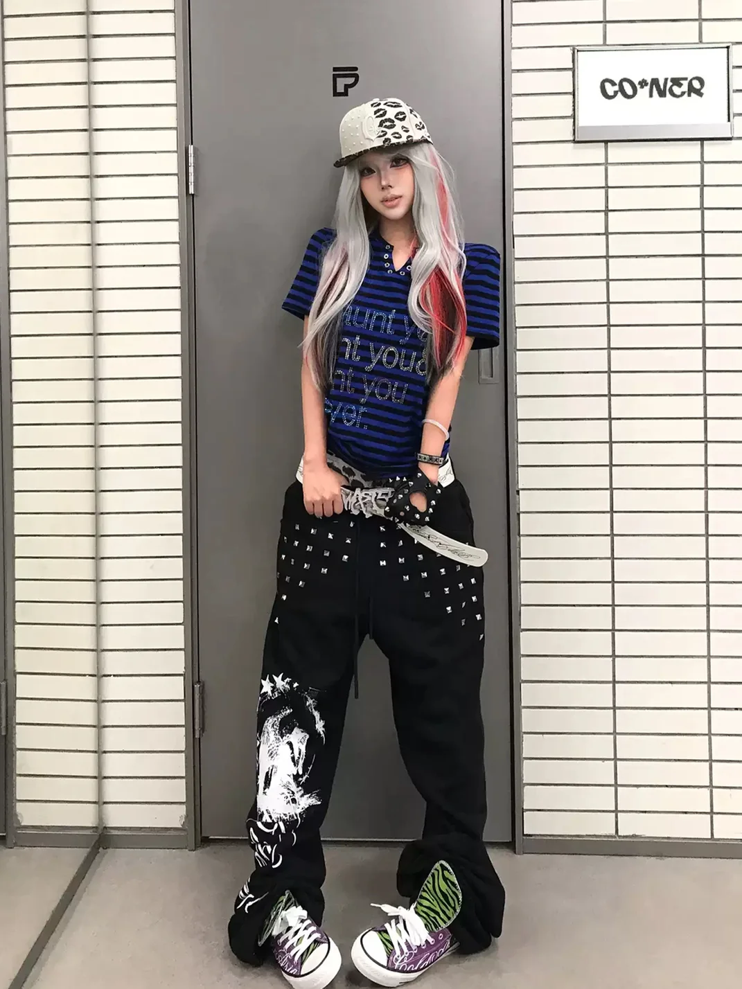 SAXGENWON | Studded Graphic Wide Leg Sweatpants