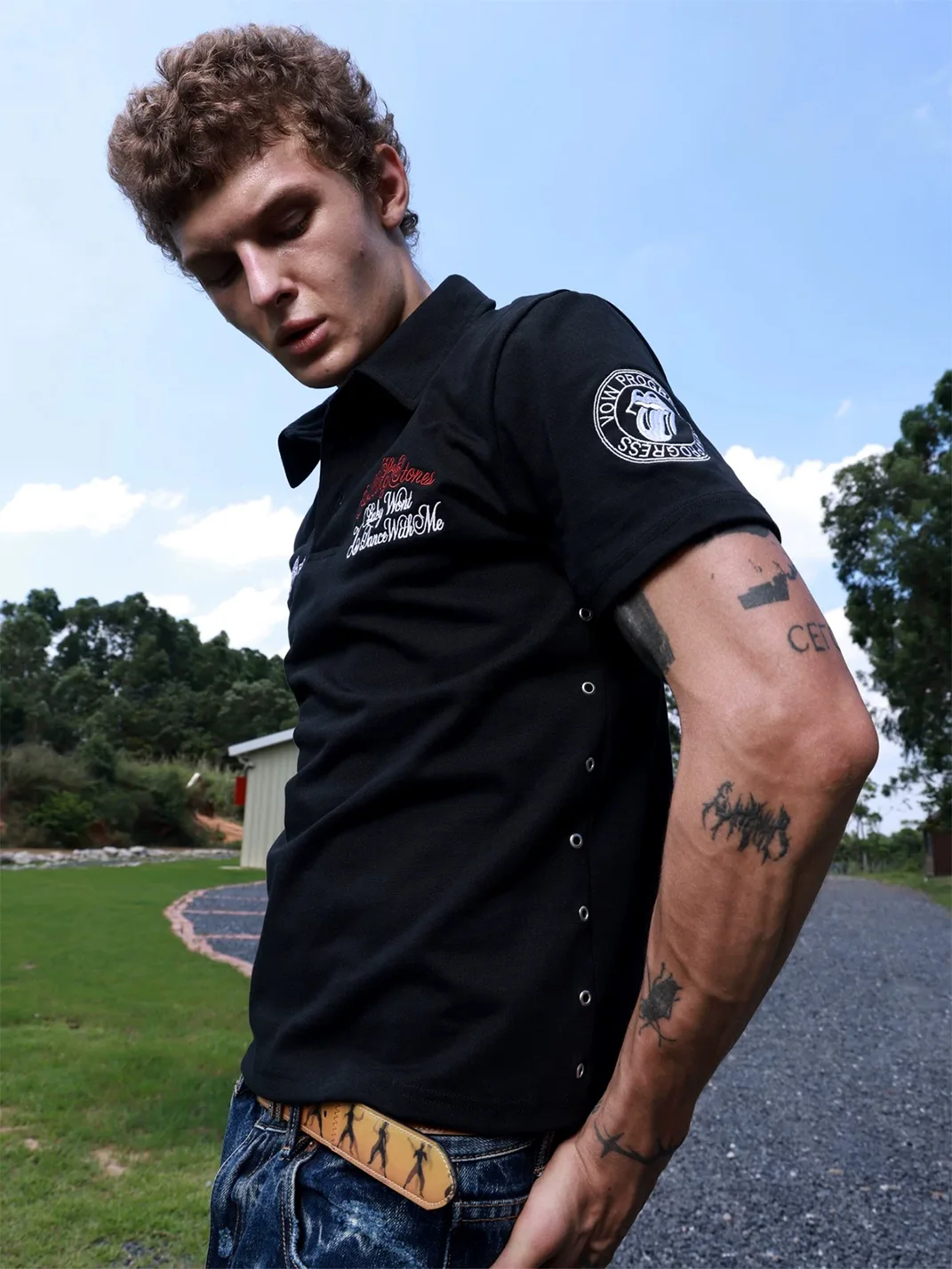 VOWPROGRESS | Leopard Tongue Embroidered Eyelet Polo T-Shirt