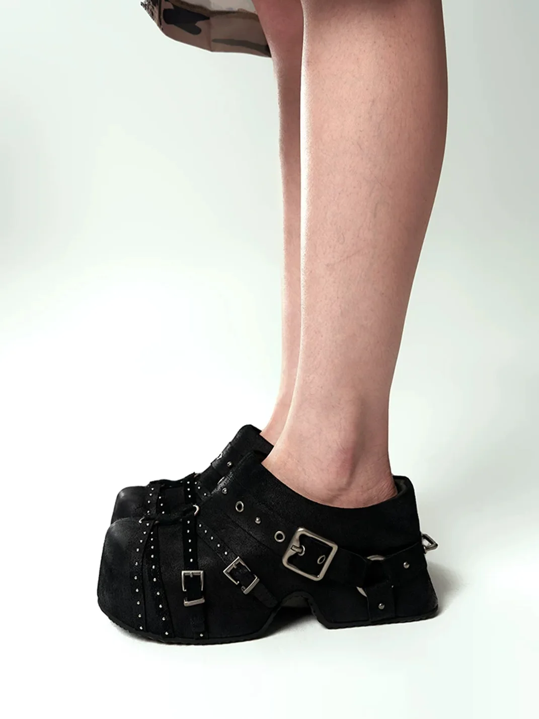 Arcadiagyal | Studded Buckle Platform Closed-Toe Mules