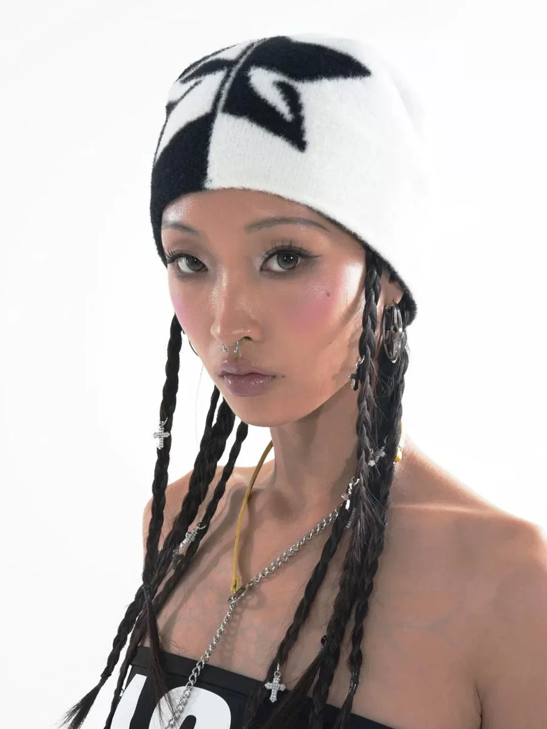 SchwarzGold | Two-Tone Star Faux Mohair Knit Beanie