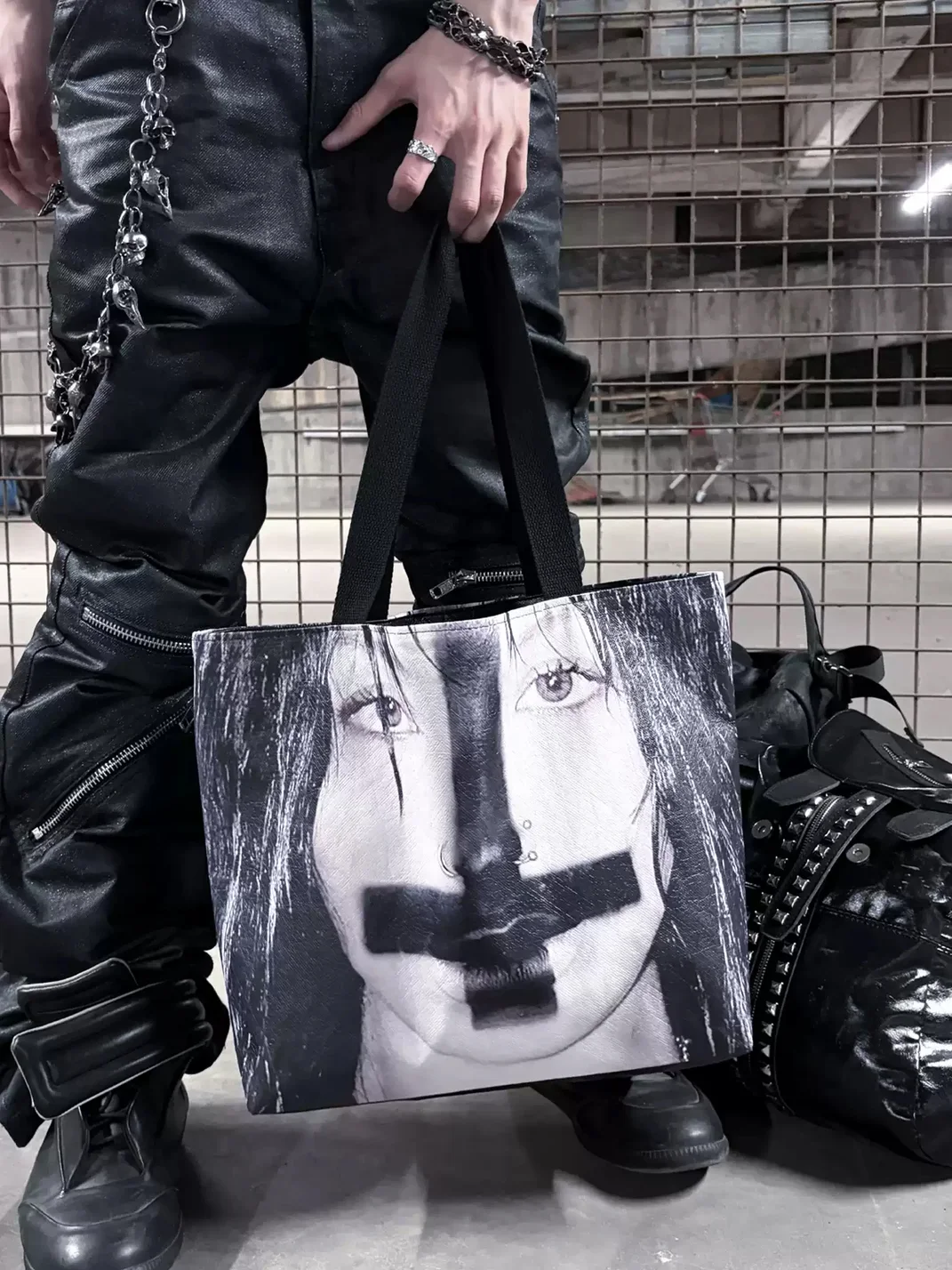 B0RN1NH3LL | Inverted Cross Portrait Print Tote Bag
