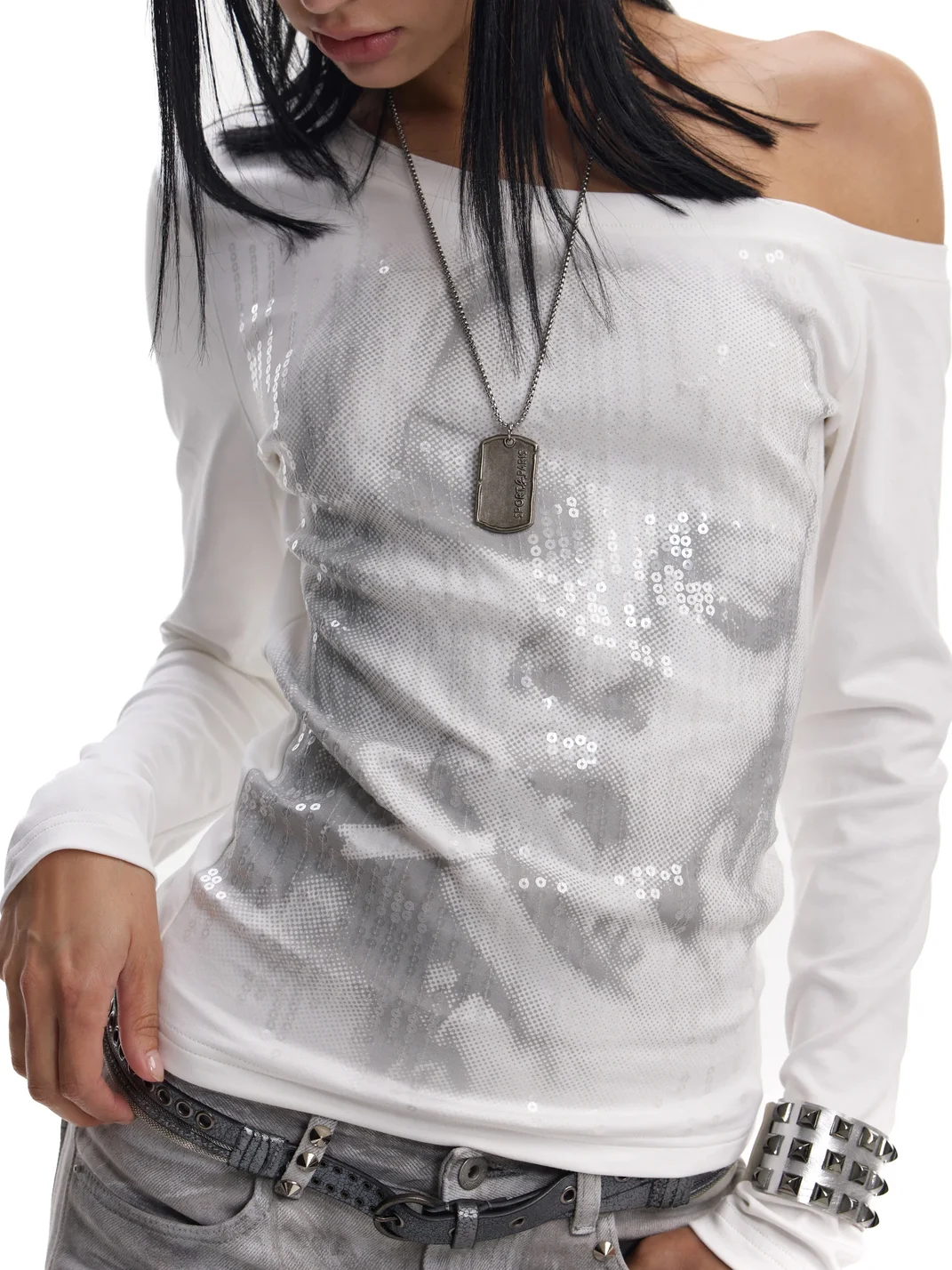 no E mosen | Sequin Portrait One-Shoulder Long Sleeve Top