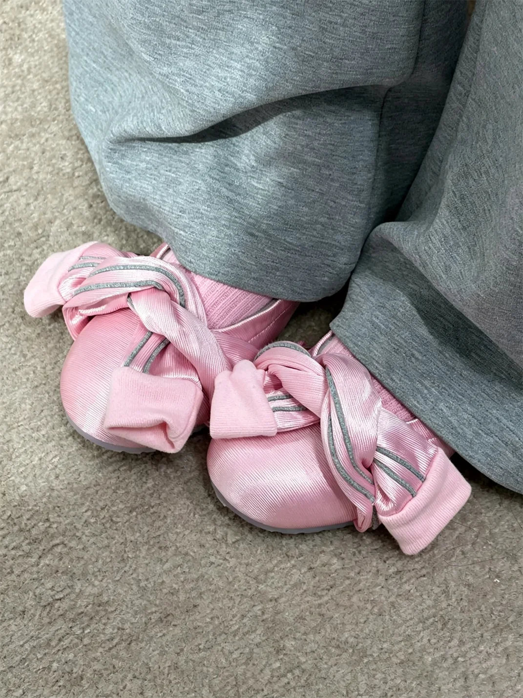 Grape online | Tie-Sleeve Bow Slip-On Ballet Flats