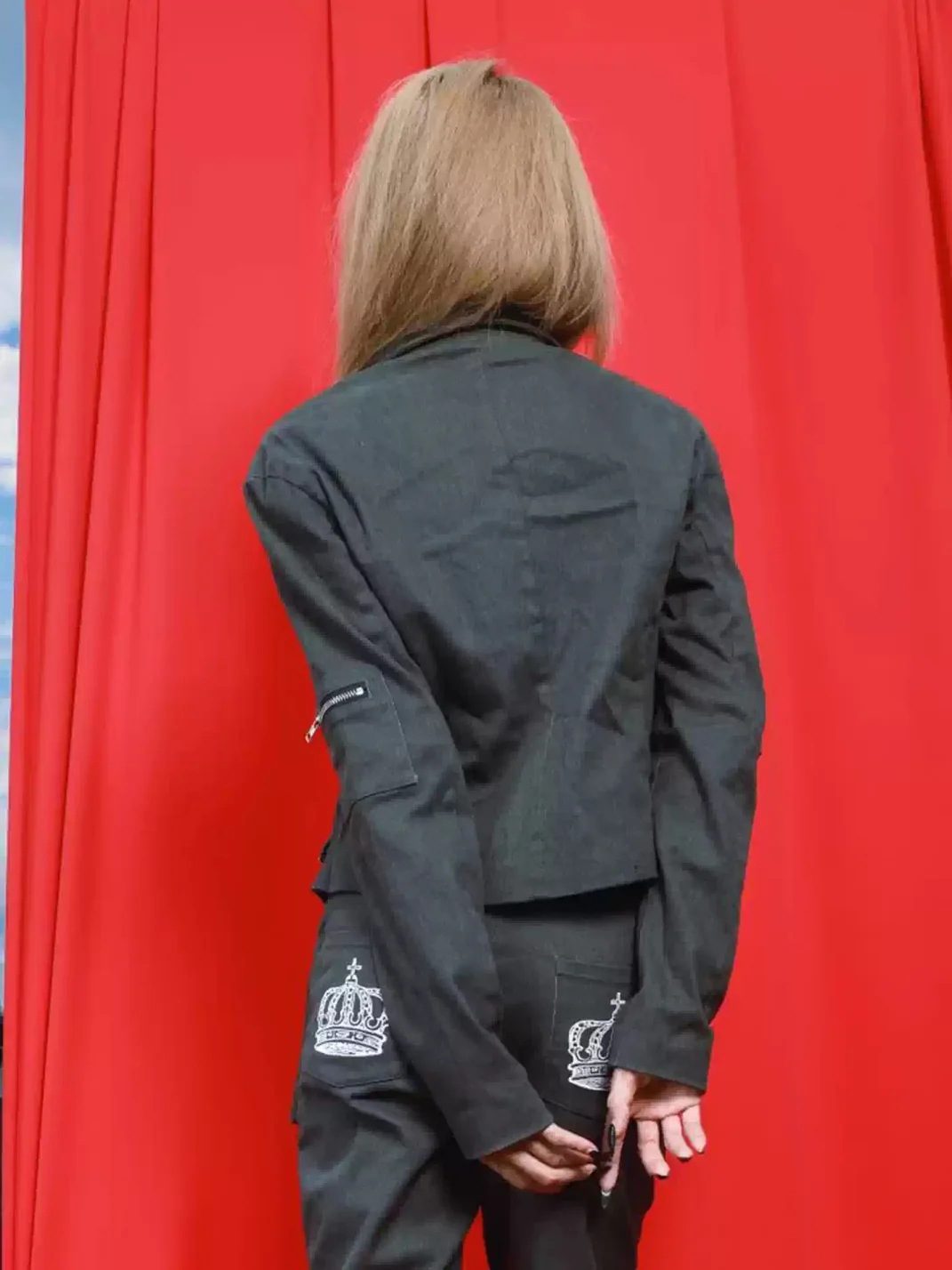 DETW | Crown Studded Zip Cropped Stand Collar Jacket