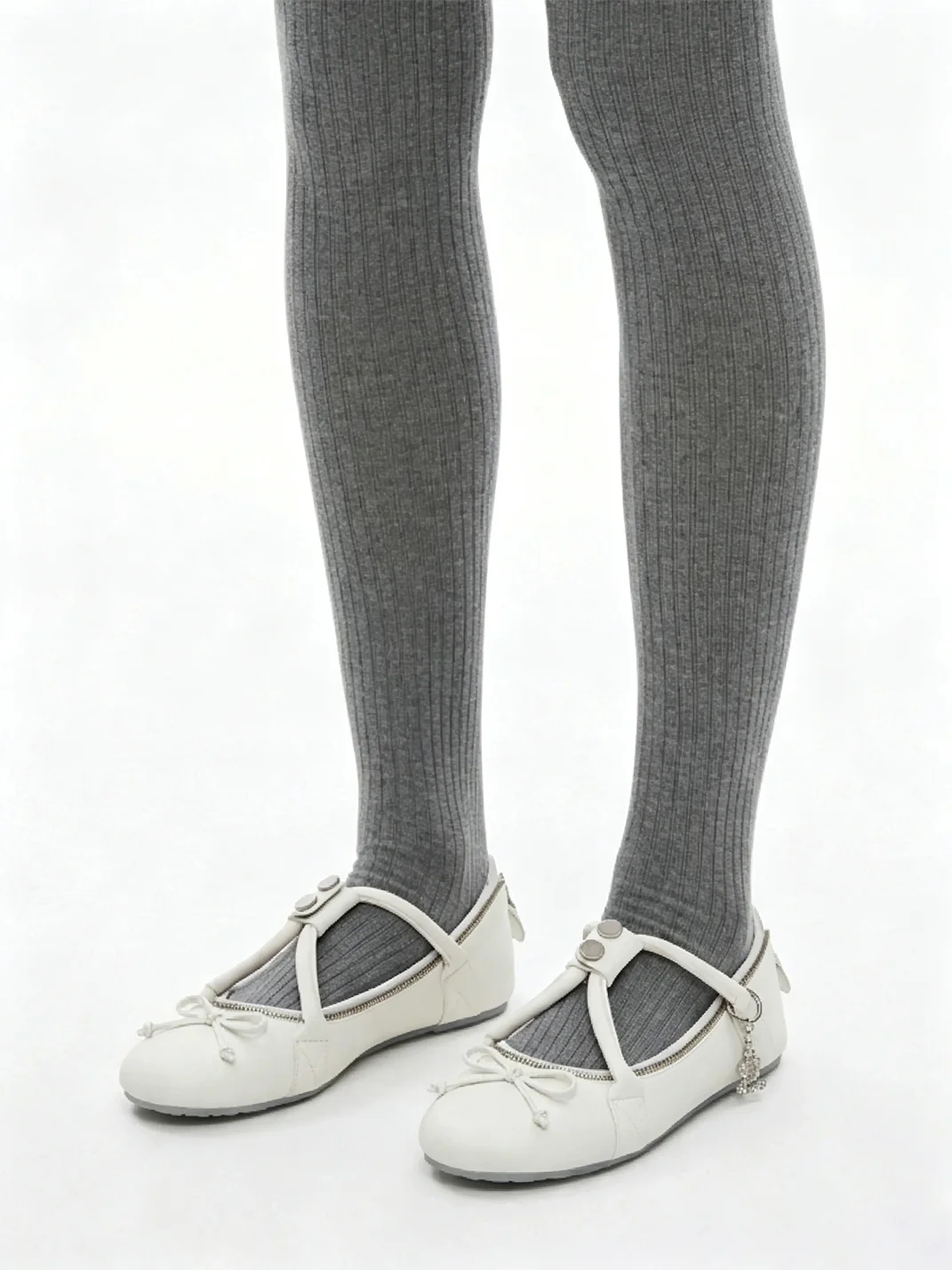 Grape online | Zip Round Toe Ballet Flats
