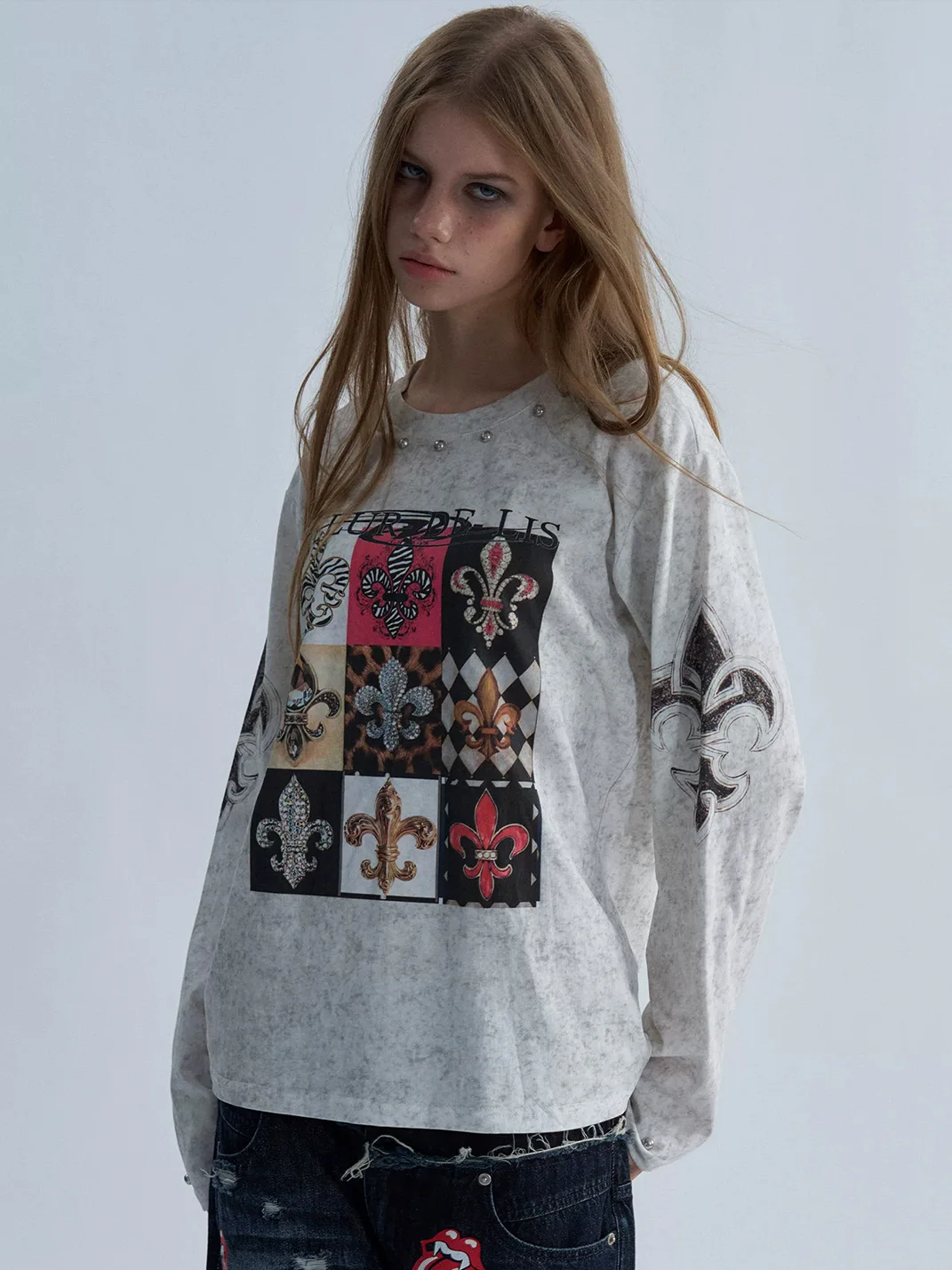 PAIKI | Distressed Fleur-De-Lis Checkerboard Long Sleeve Tee