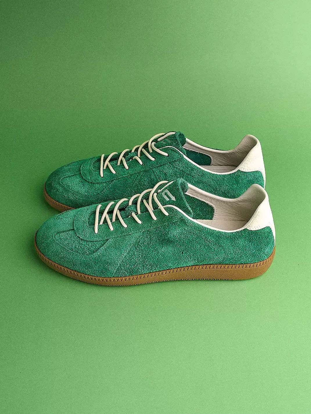 NEXT IMPULSIVE | HALO Green Low-Top Retro Sneakers