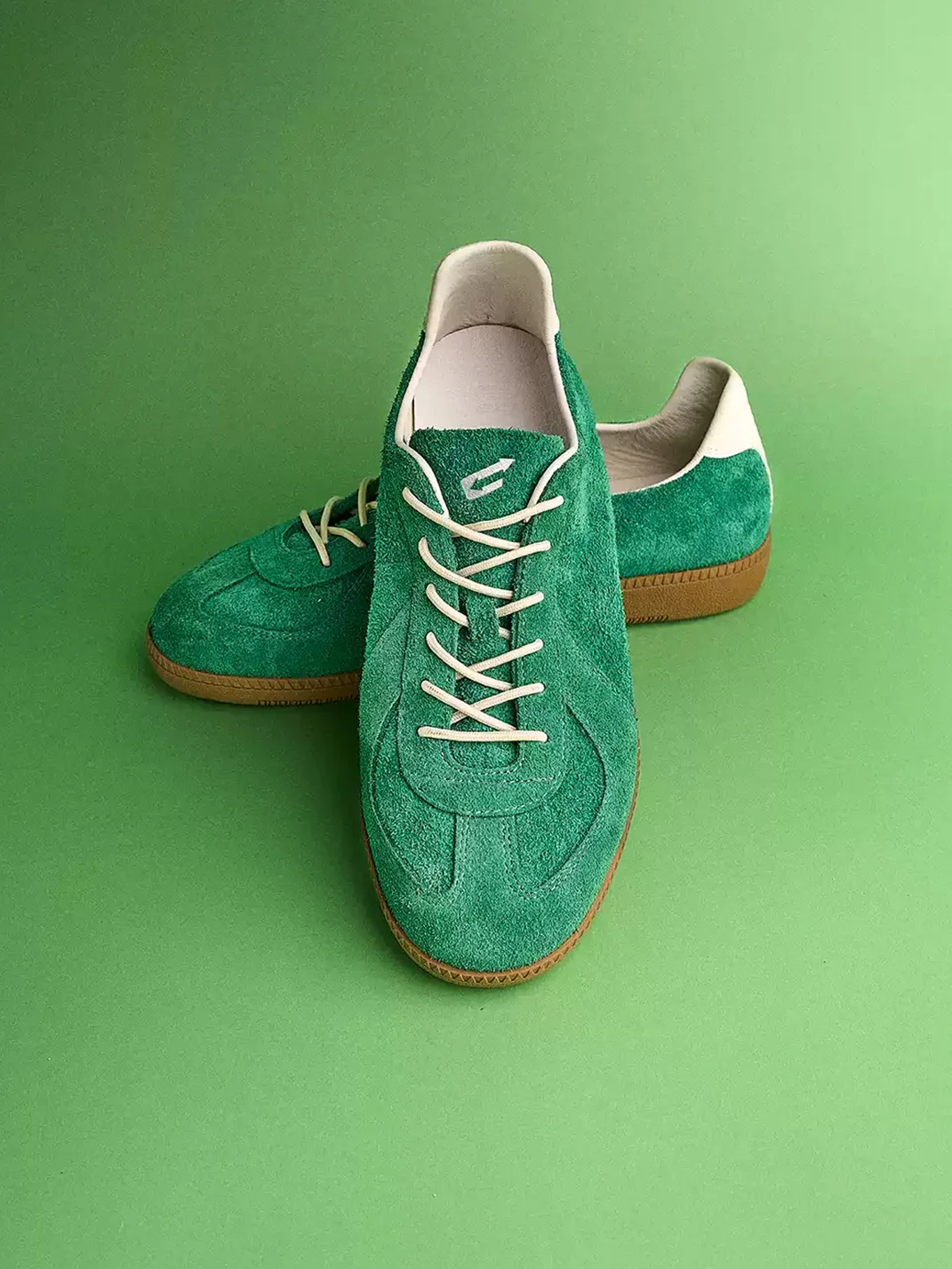 NEXT IMPULSIVE | HALO Green Low-Top Retro Sneakers