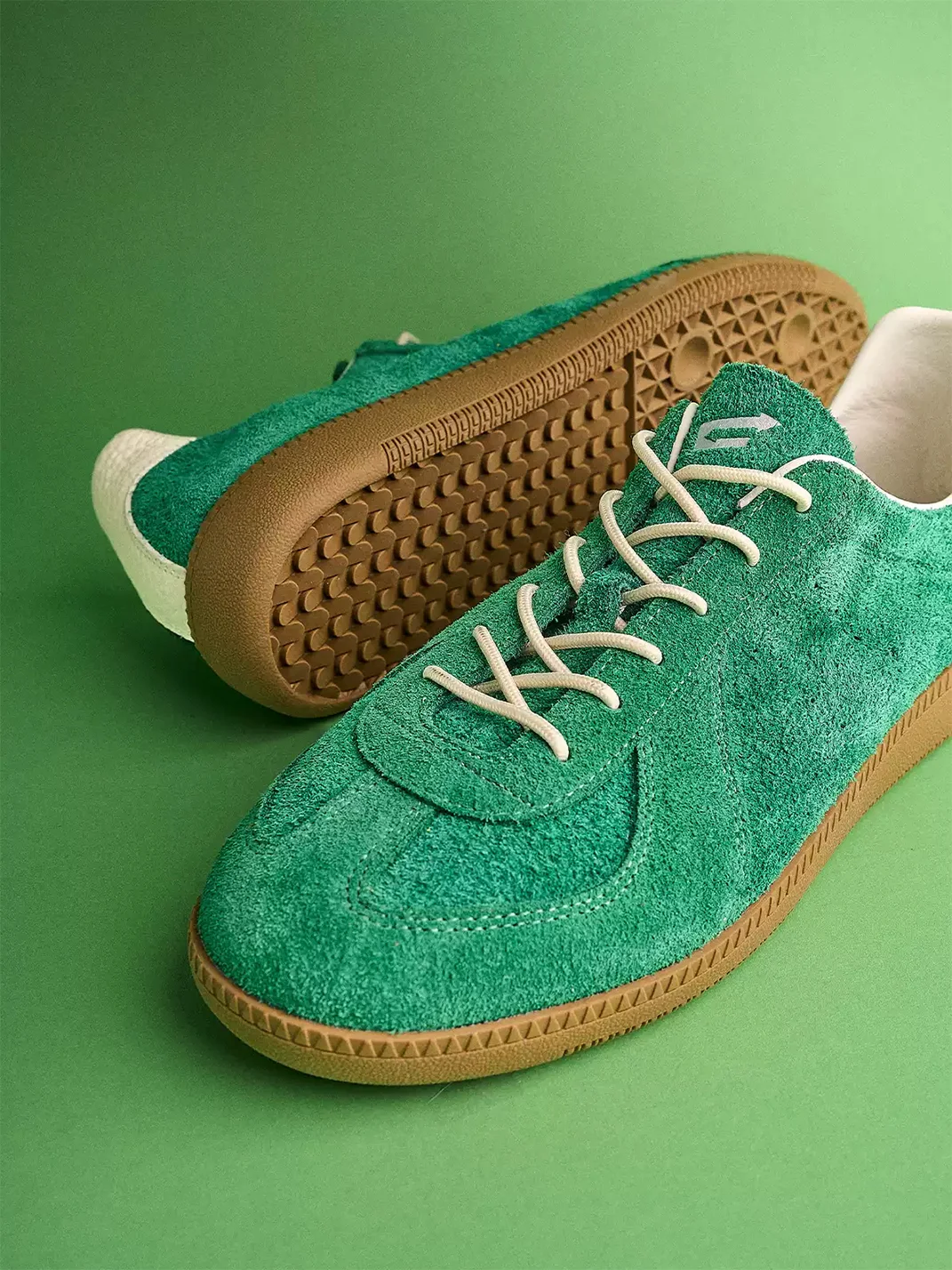 NEXT IMPULSIVE | HALO Green Low-Top Retro Sneakers