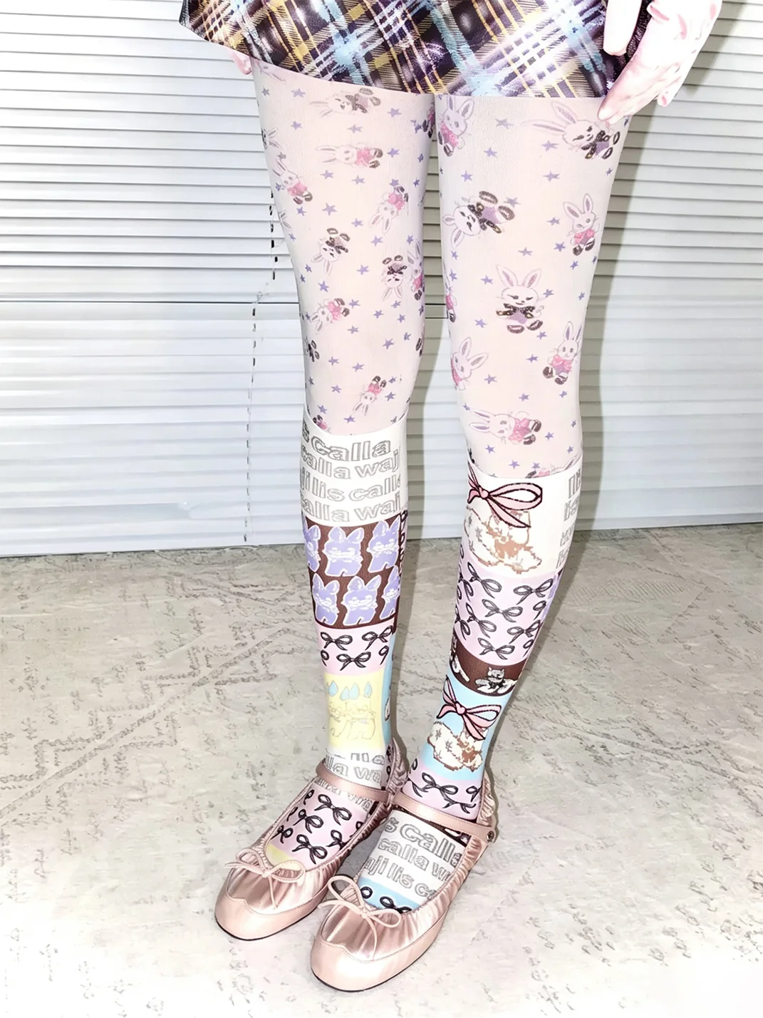 LIS CALLA | Hand-Drawn Cute Cat Illustration Mid-Calf Socks
