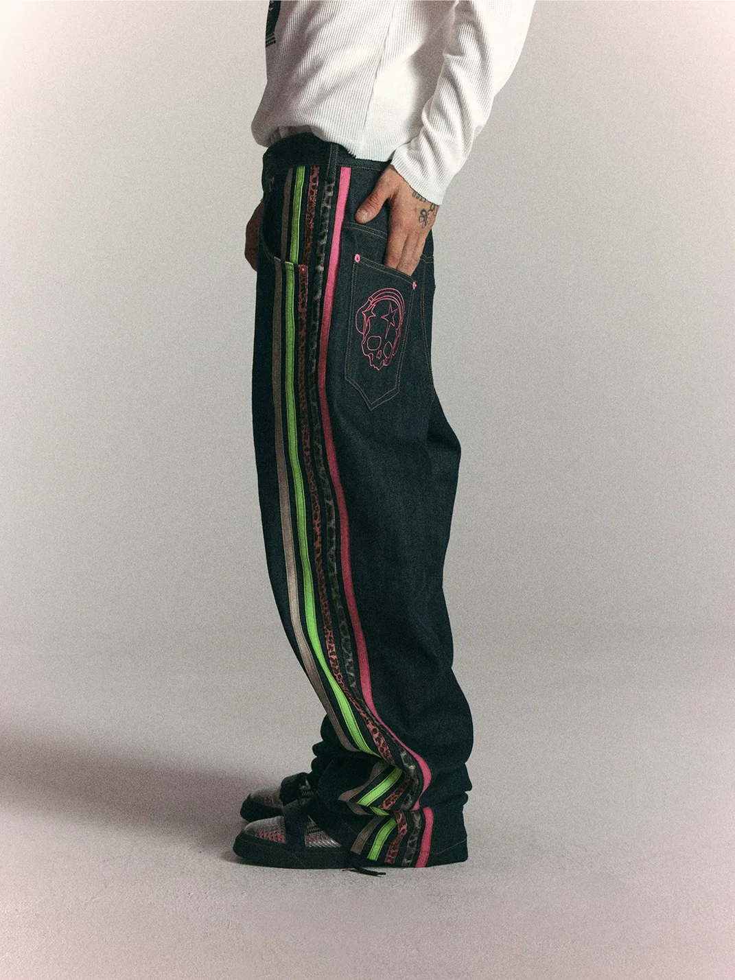 WASTED | Contrast Stripe Skull Embroidered Raw Denim Jeans
