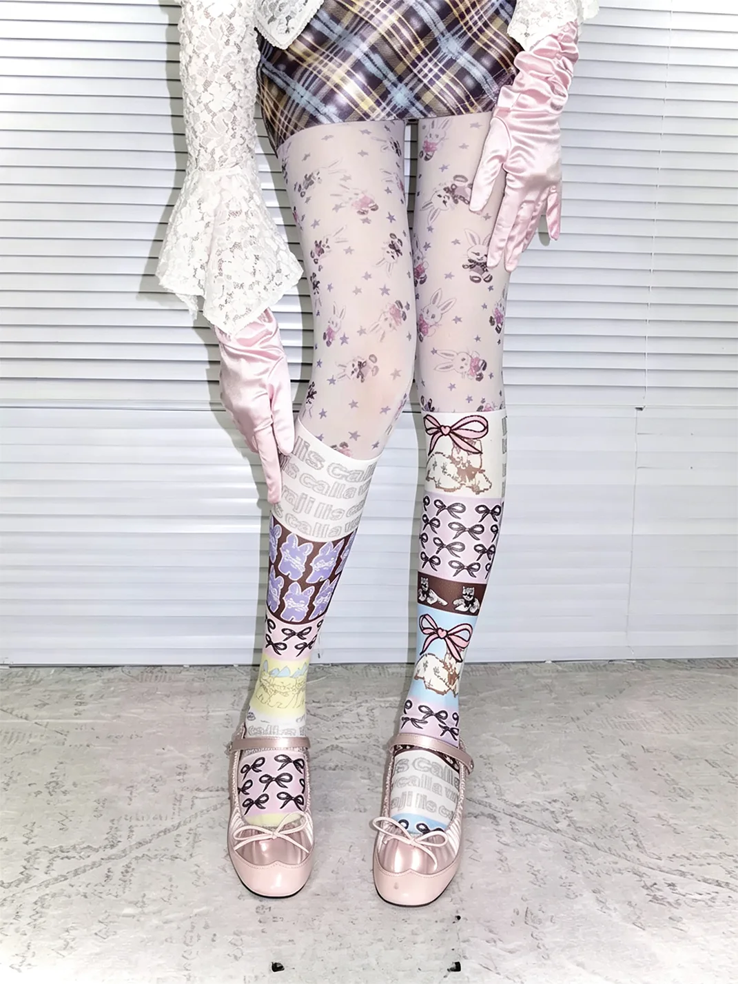 LIS CALLA | Hand-Drawn Cute Cat Illustration Mid-Calf Socks