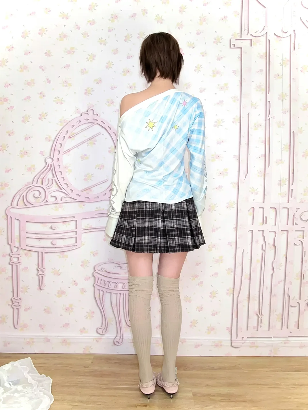 LIS CALLA | Anime Girl Plaid Off-Shoulder Knit Top