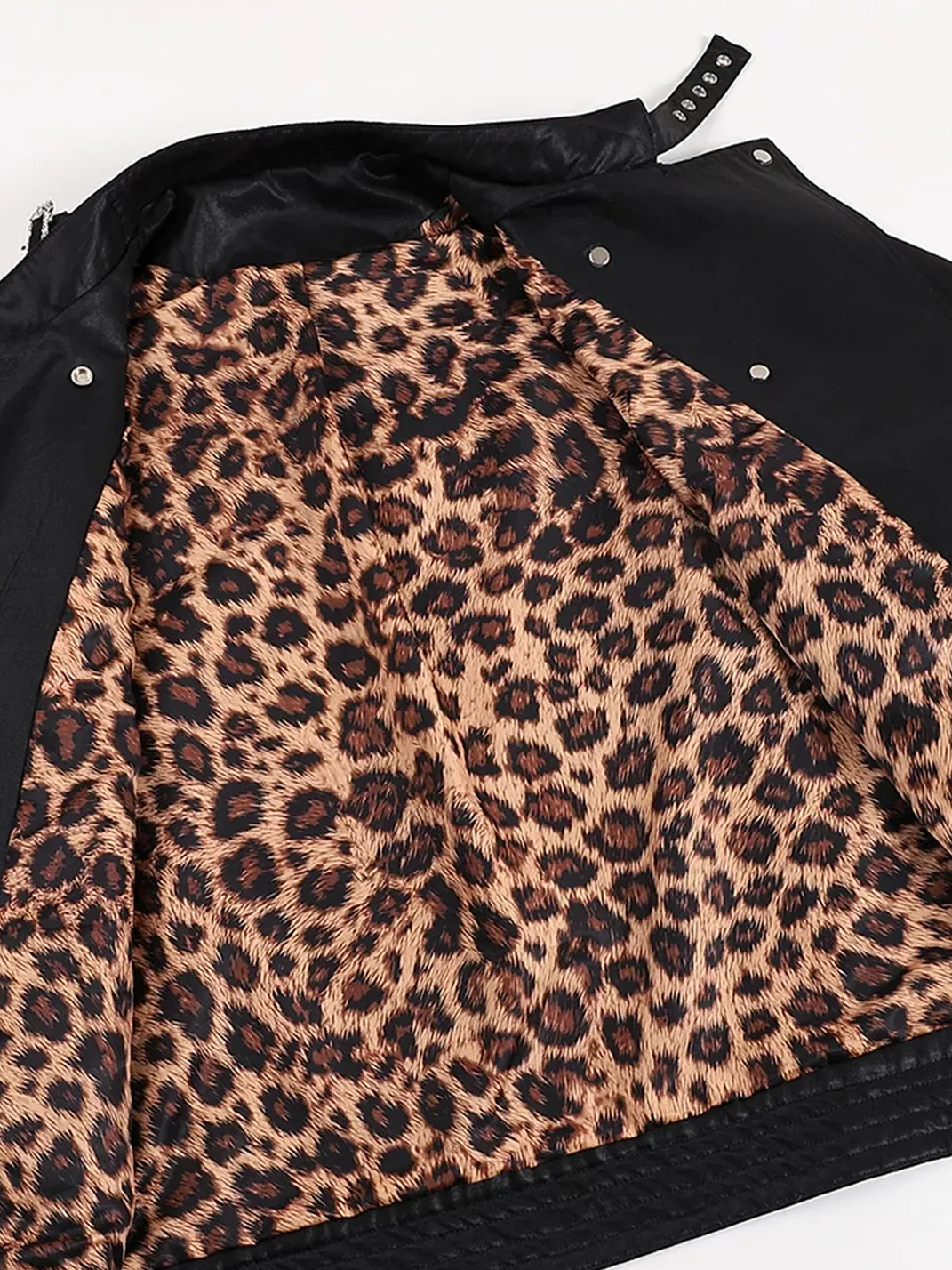 WHISTLEHUNTER | Cropped Stand Collar Leopard-Lined Asymmetric Zip Jacket