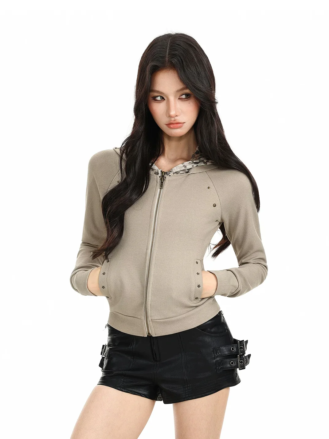 BIGGOLD | Women's Studded Leopard Lined Cropped Zip Hoodie