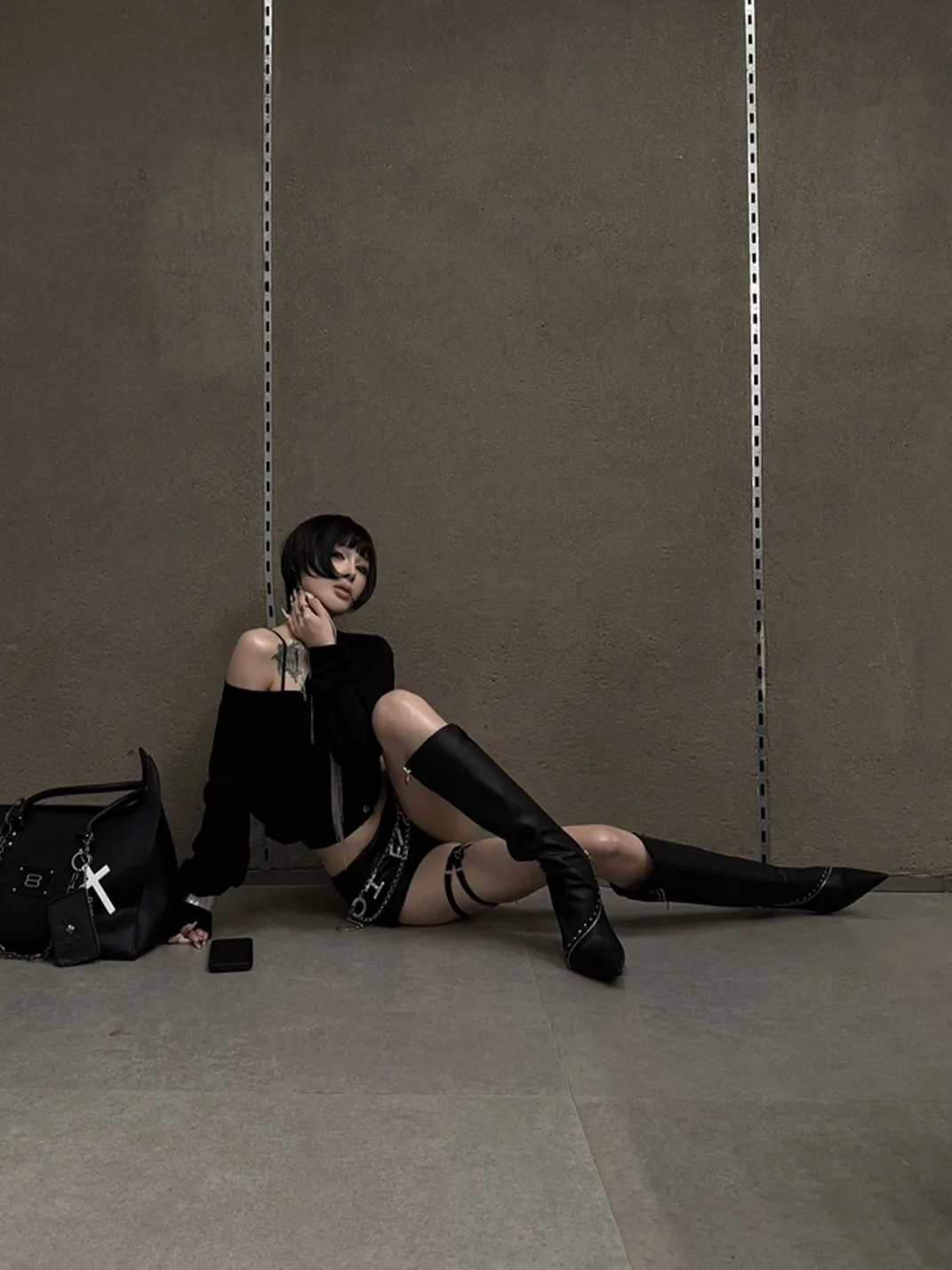 Colorful Bridge | Studded Zipper Pointed-Toe Knee-High Boots