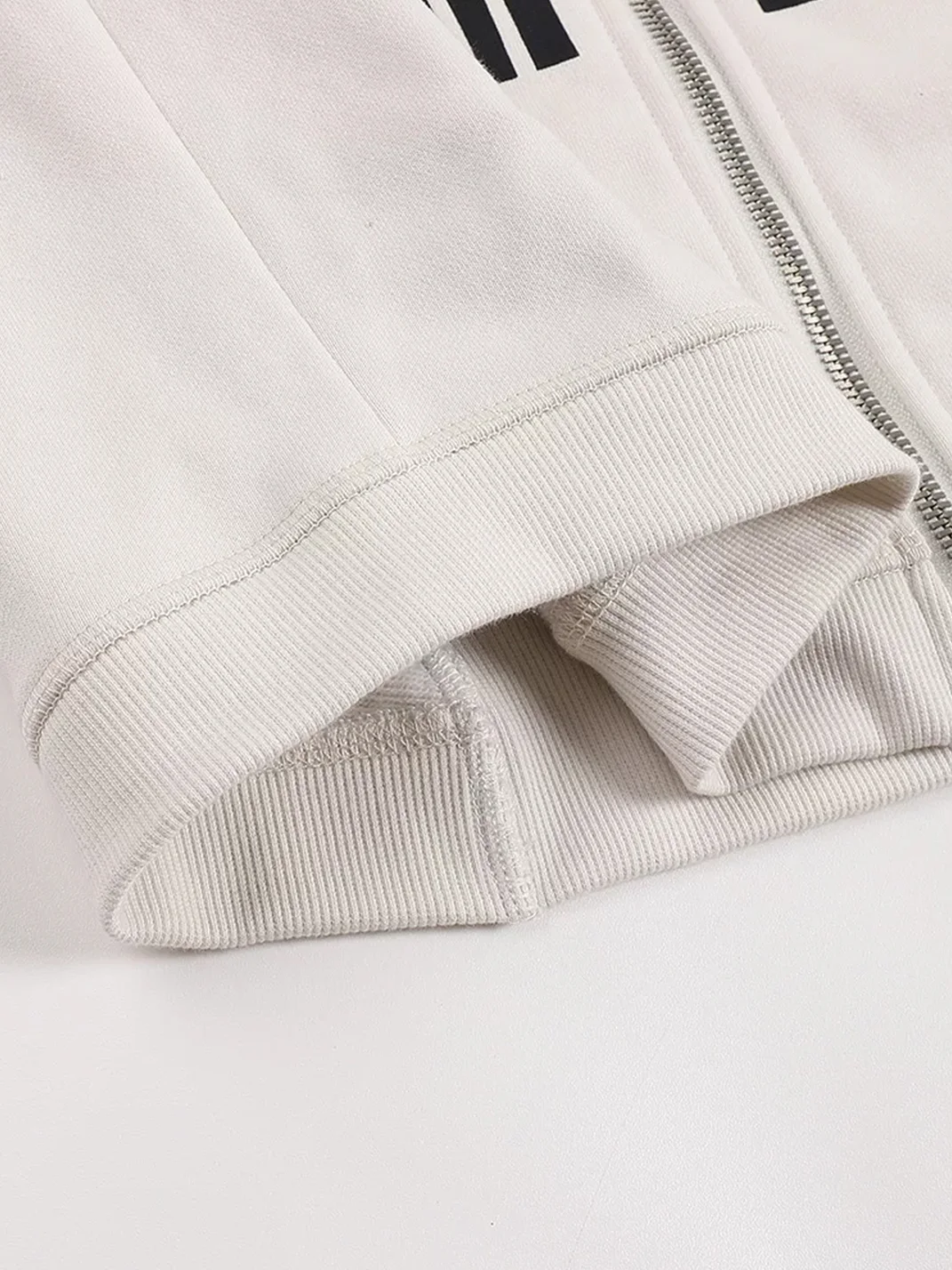 WHISTLEHUNTER | Cropped Boxy Pleated Stand-Collar Zip Jacket