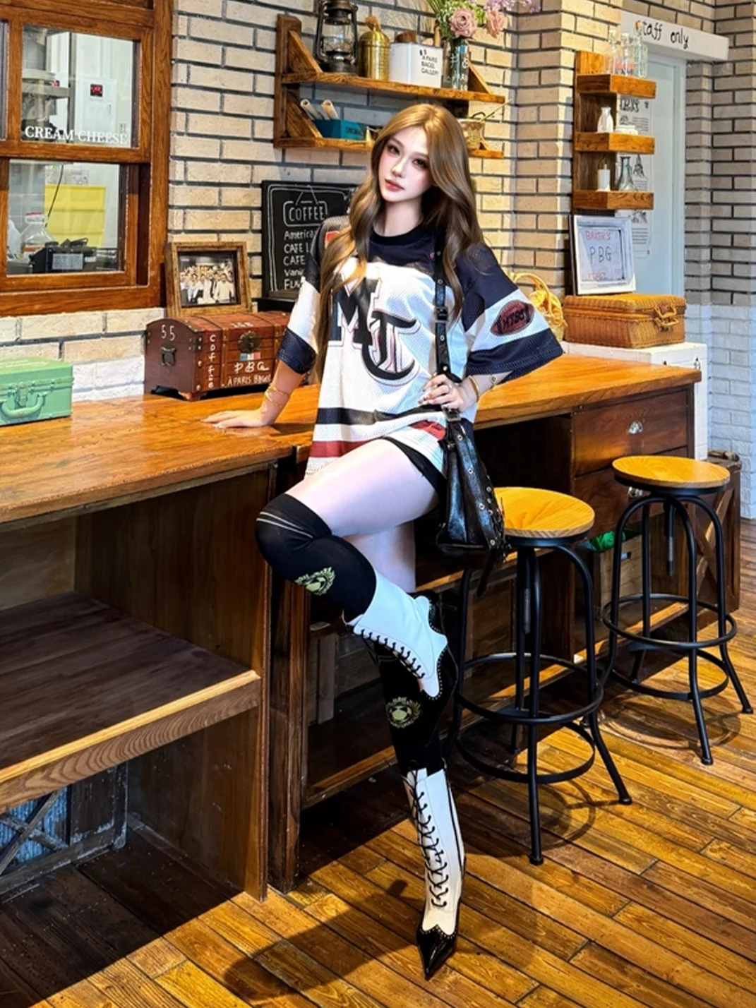Colorful Bridge | Black White Brogue Lace-Up Calf Boots
