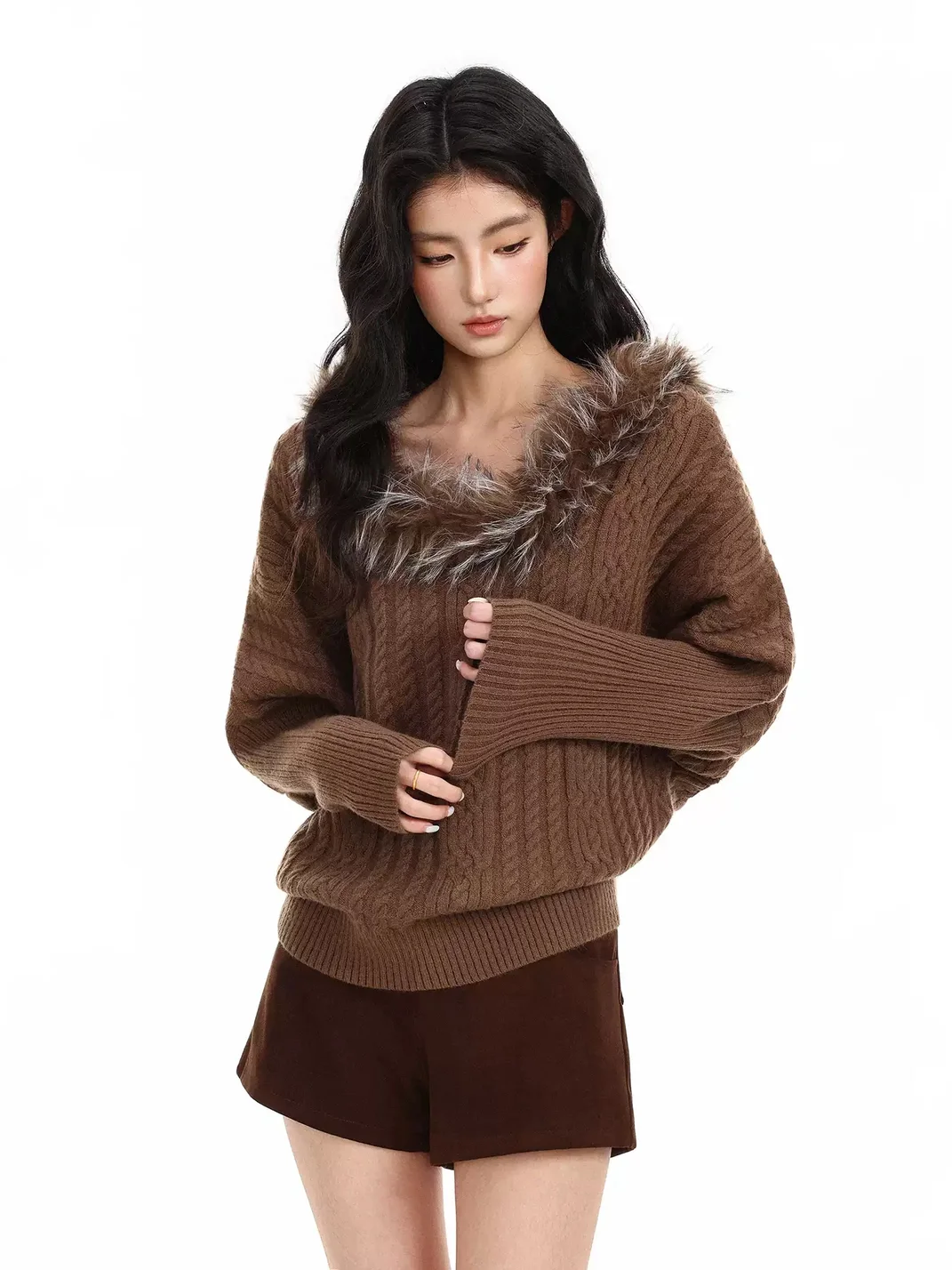 BIGGOLD | Plush V-Neck Cable Knit Sweater