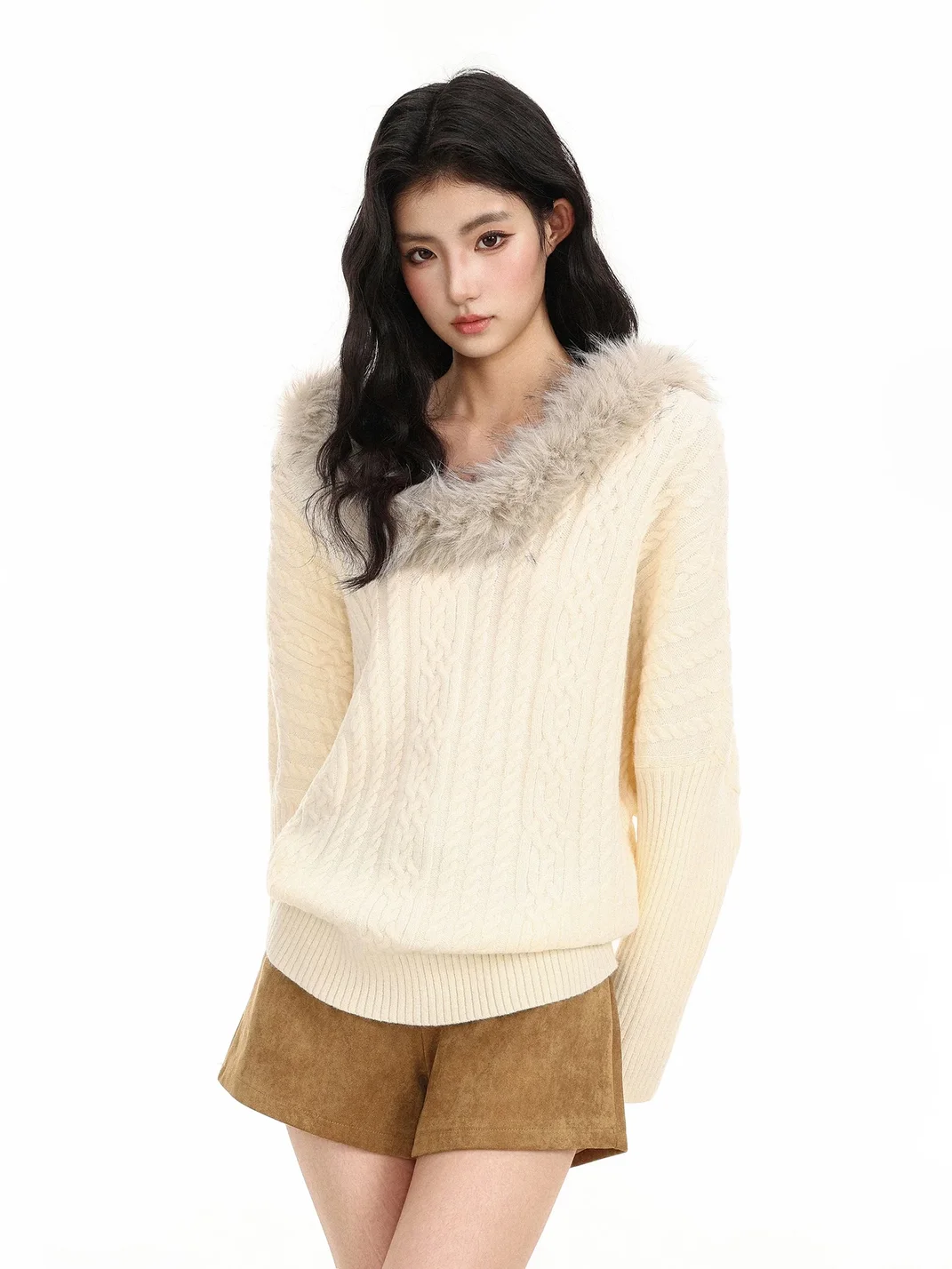 BIGGOLD | Plush V-Neck Cable Knit Sweater
