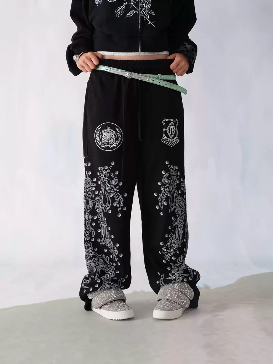 CHAI | Loose Fit Totem Print Embroidered Sweatpants - 2